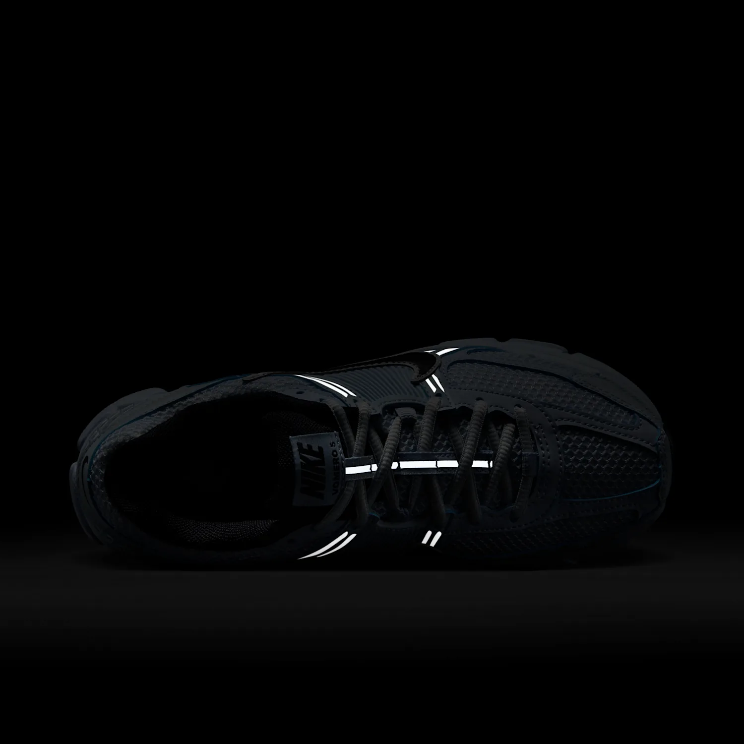 Nike Zoom Vomero 5 image 12