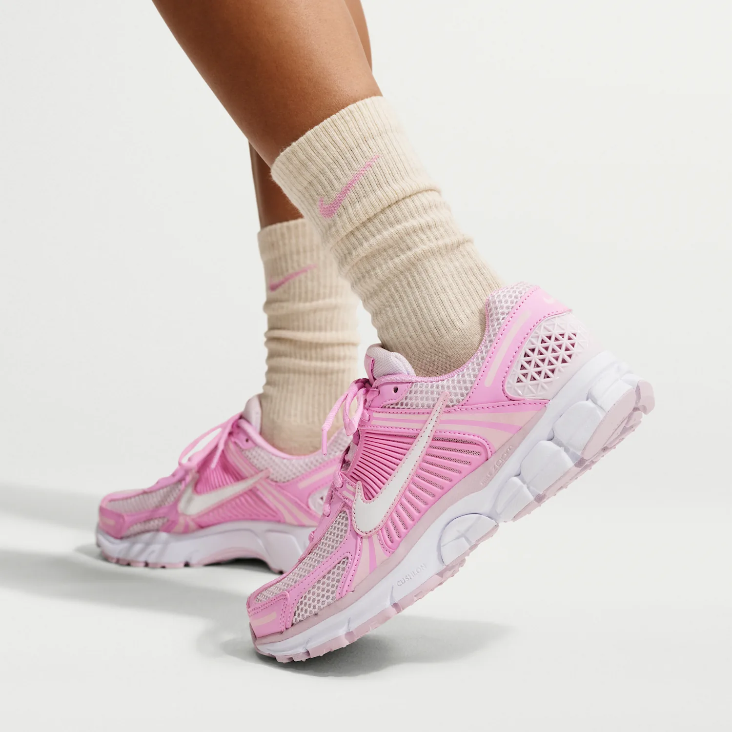 Nike Zoom Vomero 5 image 9