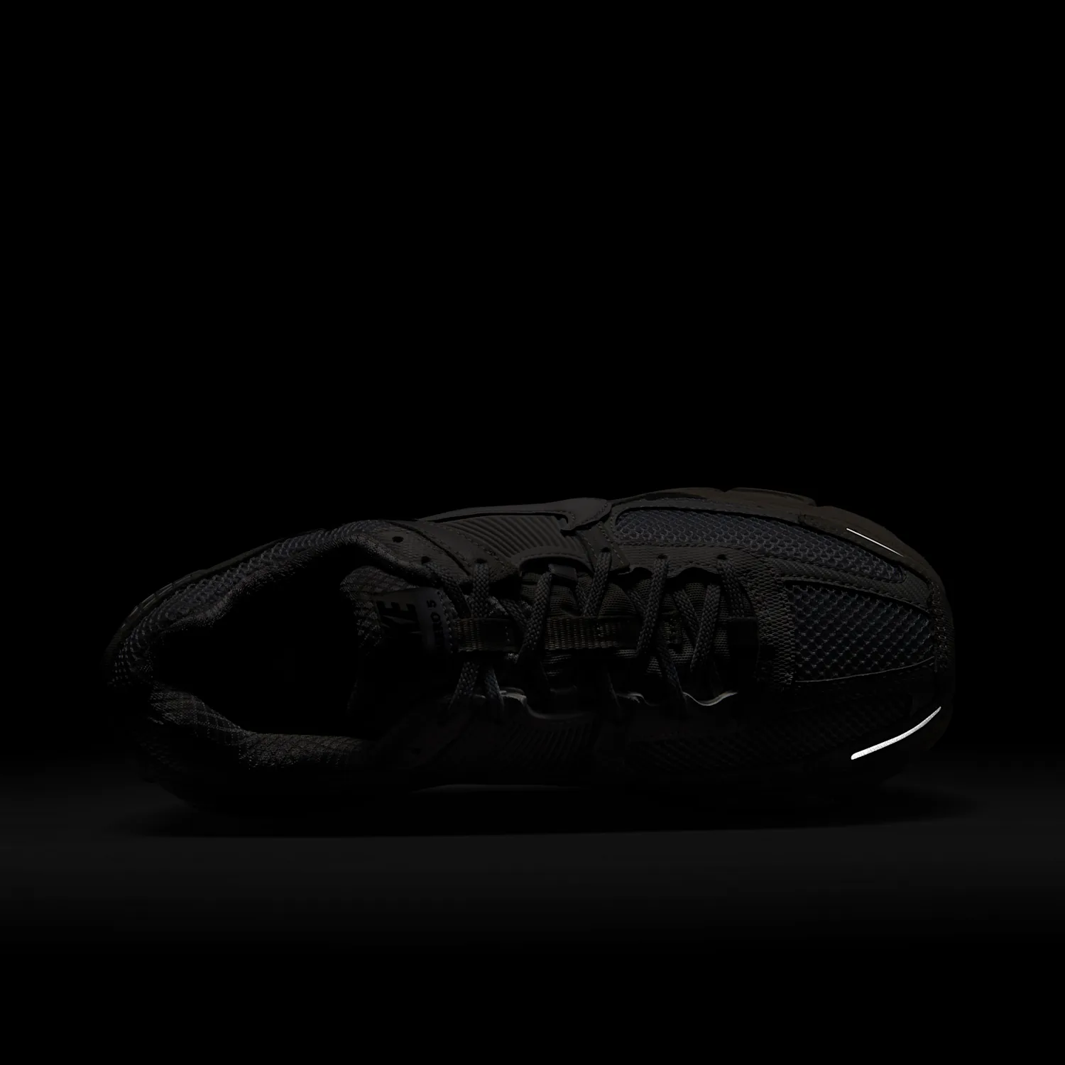 Nike Zoom Vomero 5 image 2