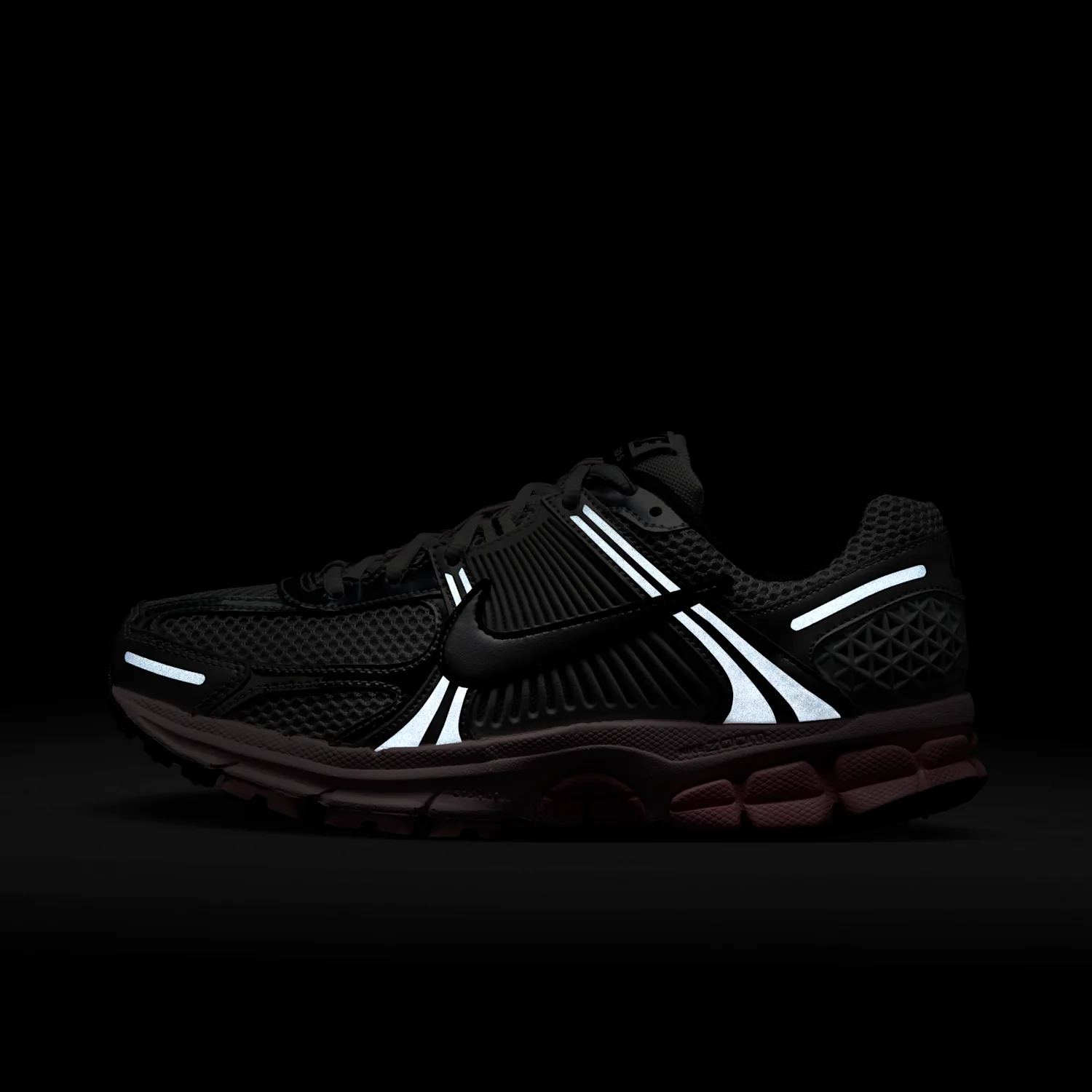 Nike Zoom Vomero 5 image 11