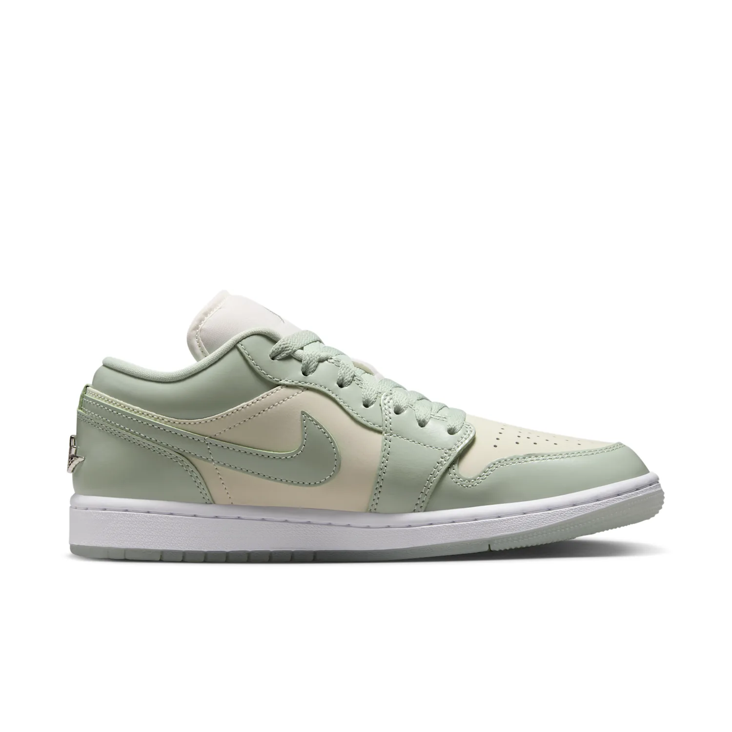 Air Jordan 1 Low SE image 3