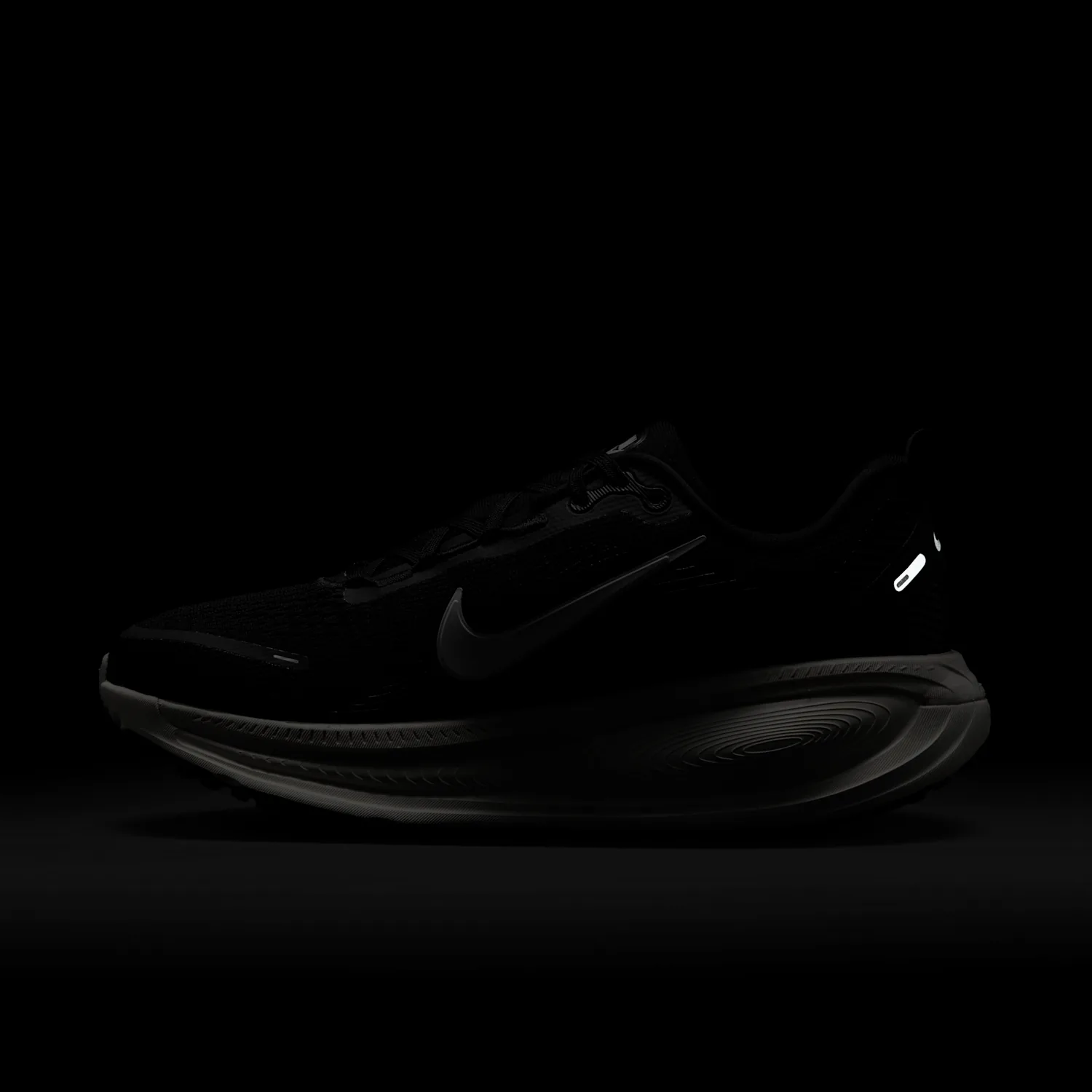 Nike Vomero 18 image 11