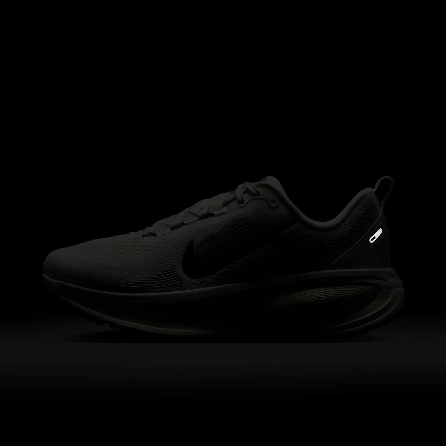 Nike Vomero 18 image 10