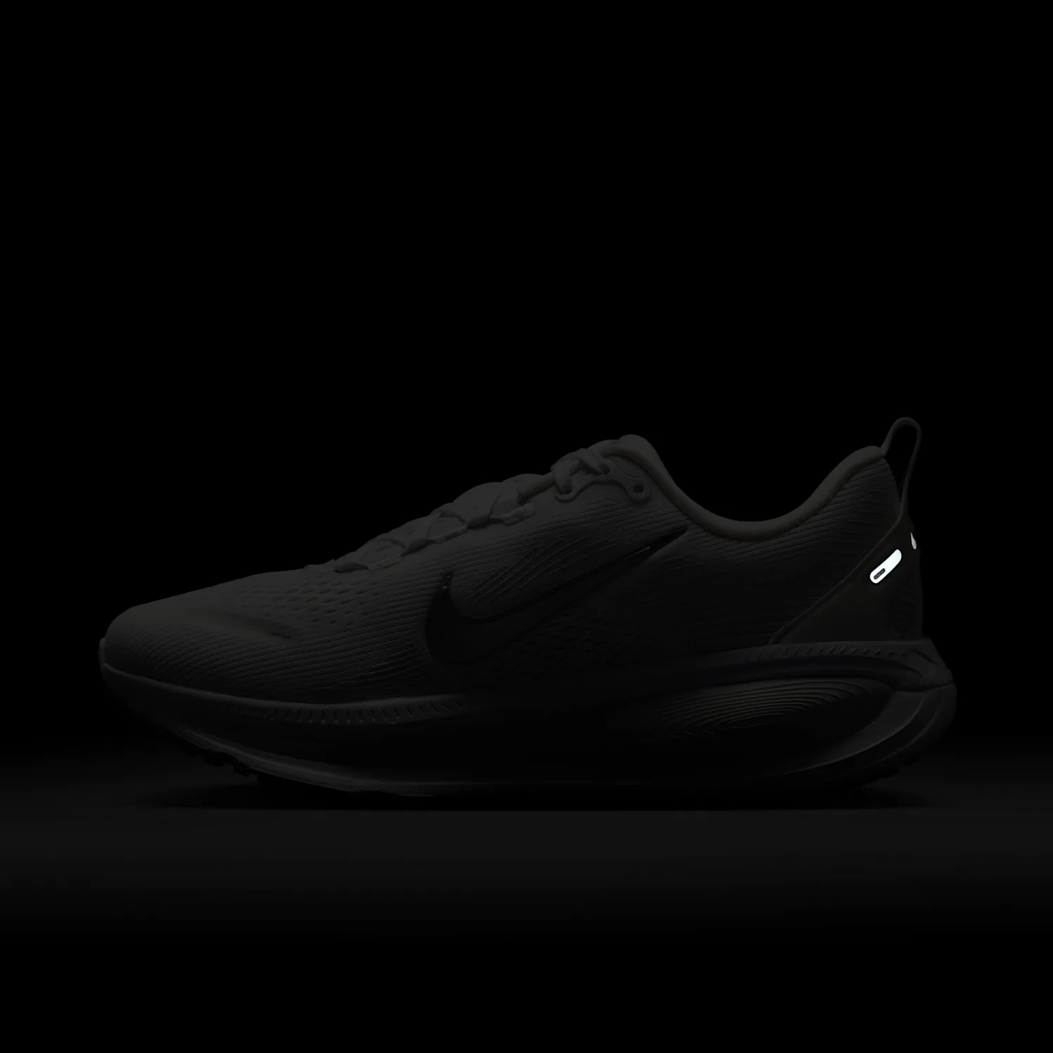 Nike Vomero 18 image 11