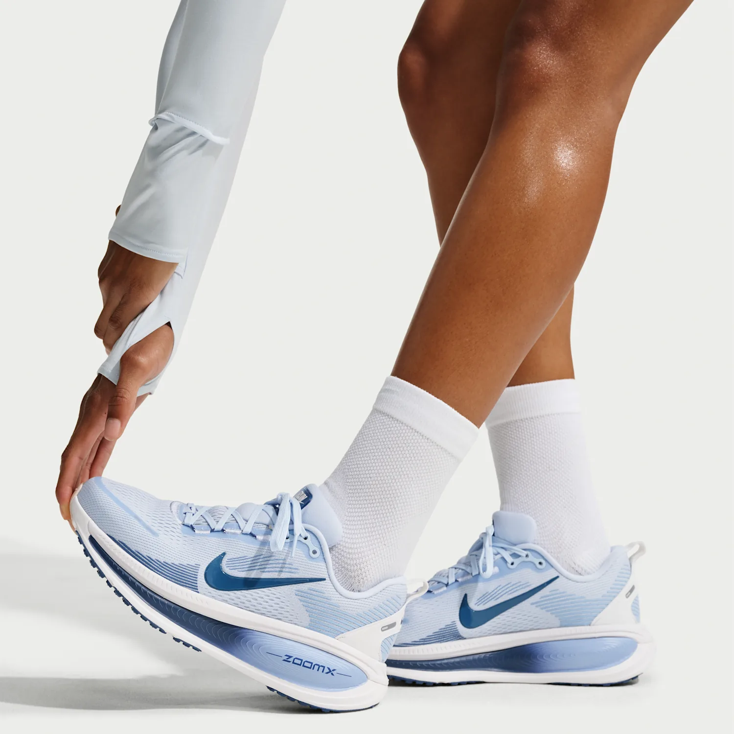 Nike Vomero 18 image 9