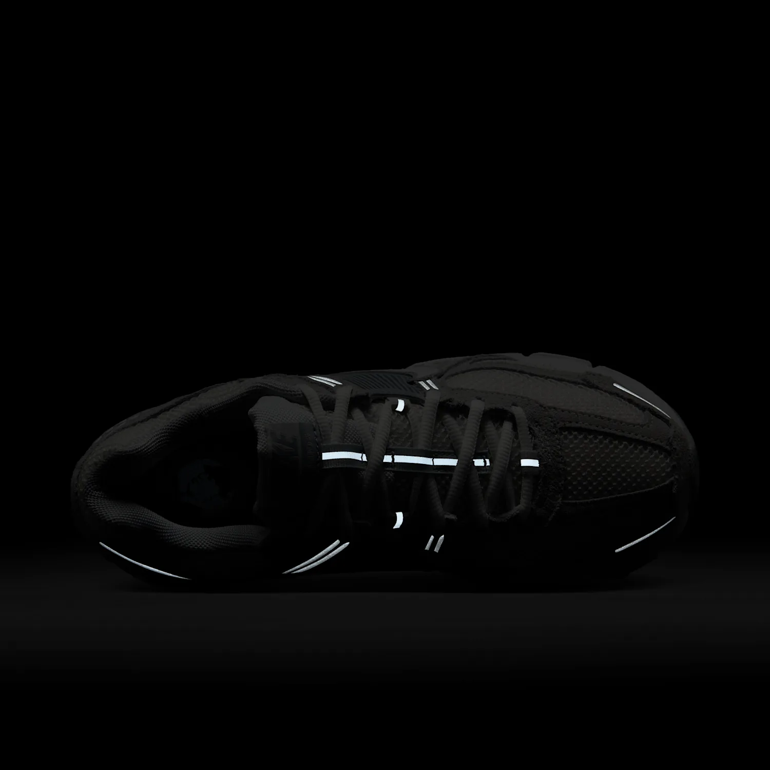 Nike Zoom Vomero 5 image 11