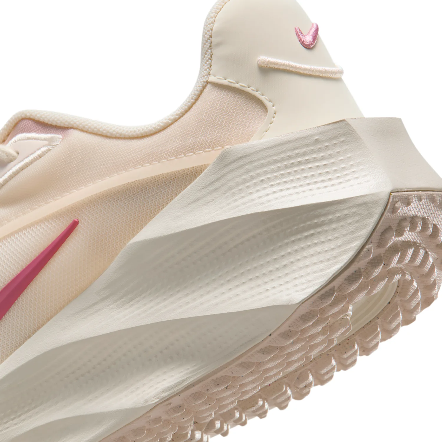 Nike Aura Edge image 8
