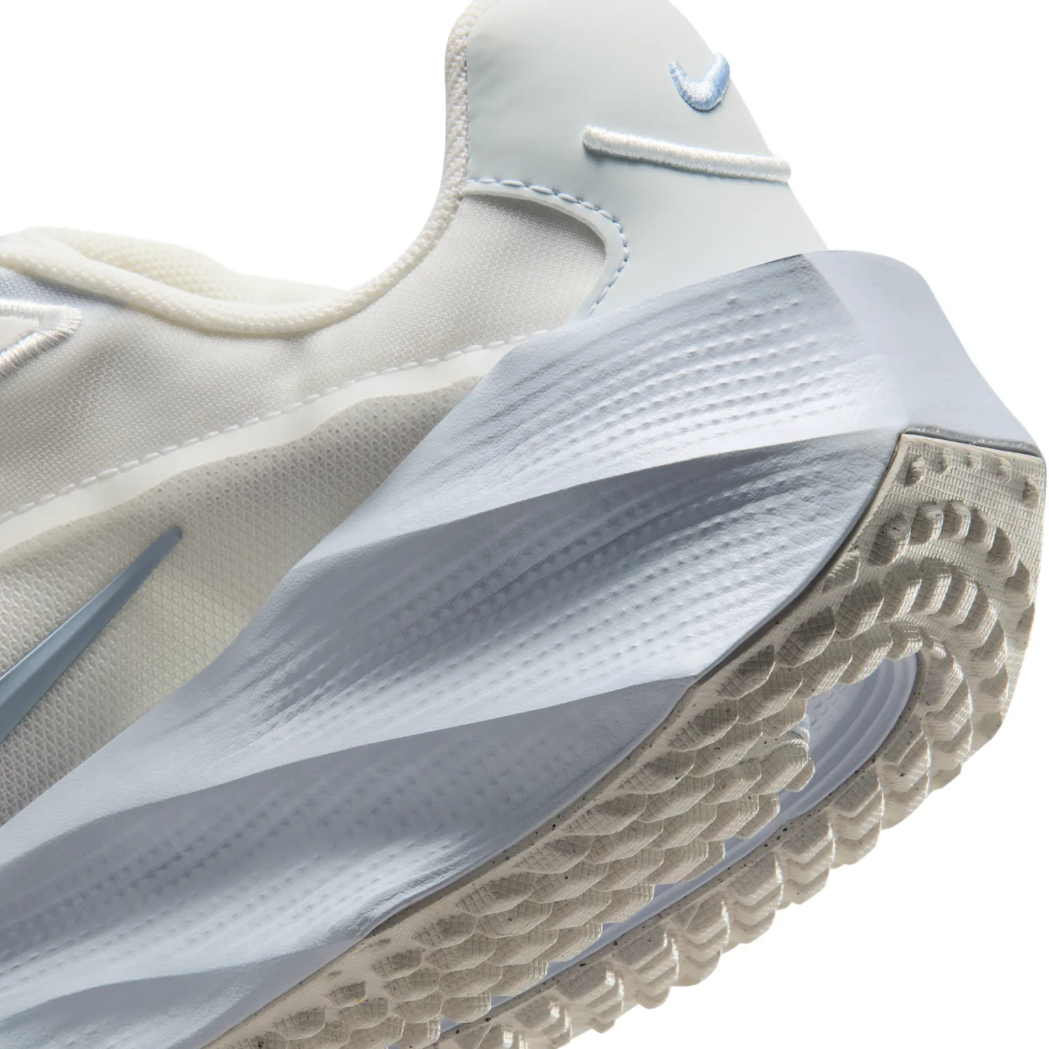 Nike Aura Edge image 8