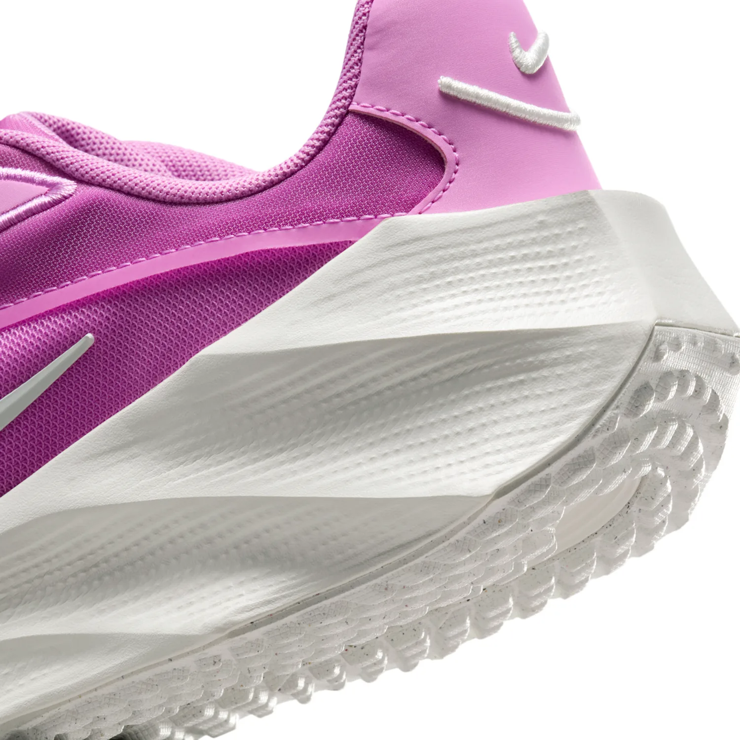 Nike Aura Edge image 8