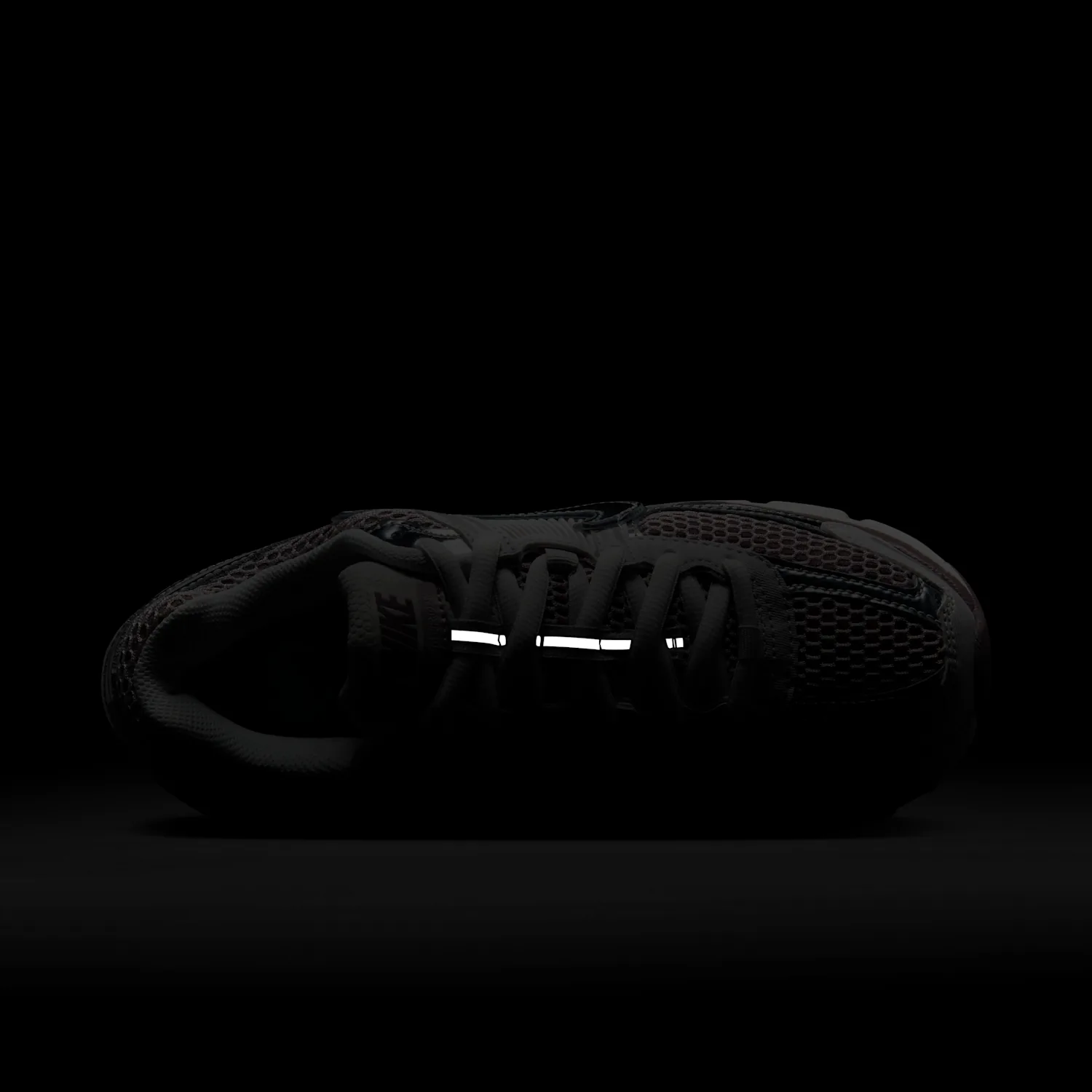 Nike Zoom Vomero 5 image 11