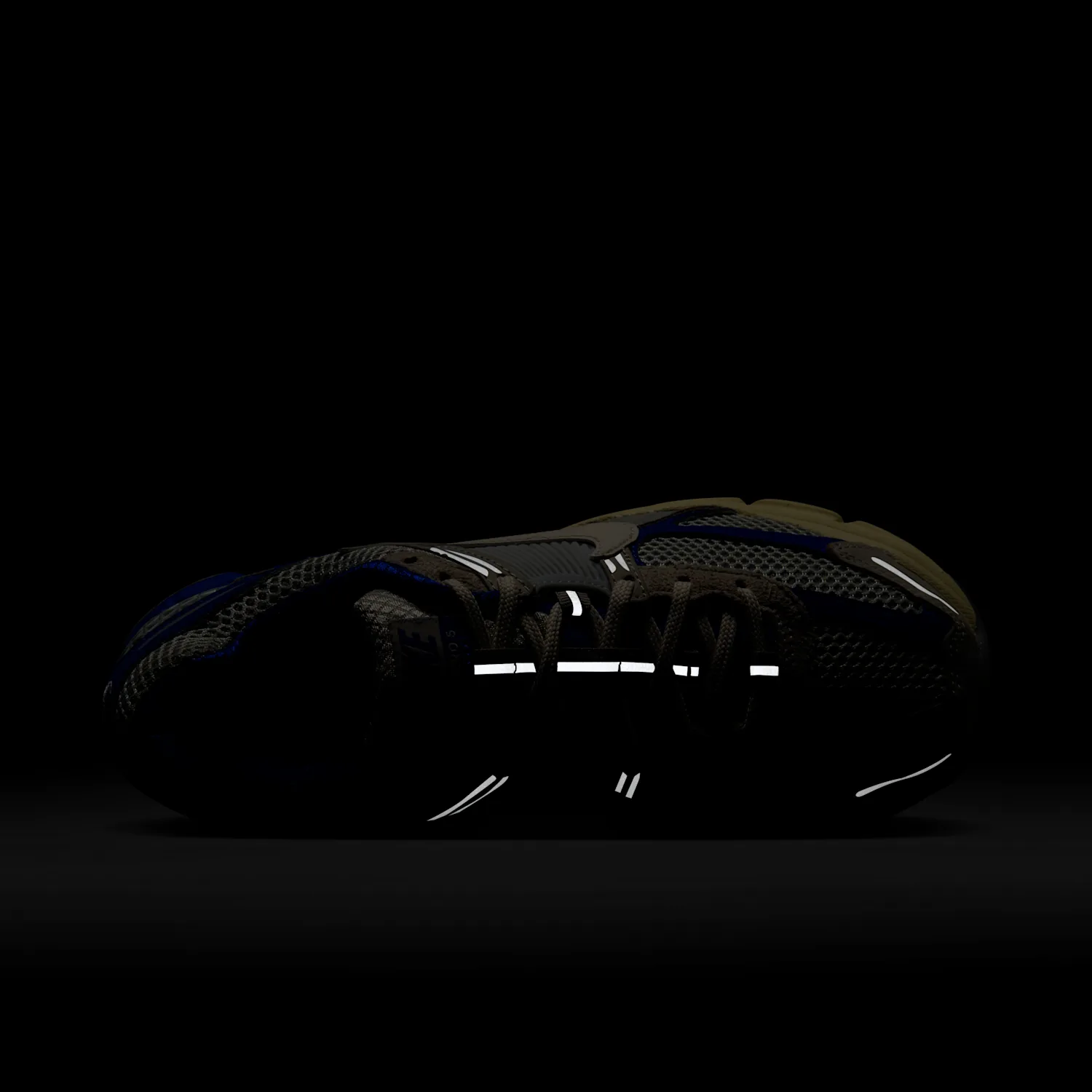 Nike Zoom Vomero 5 image 12