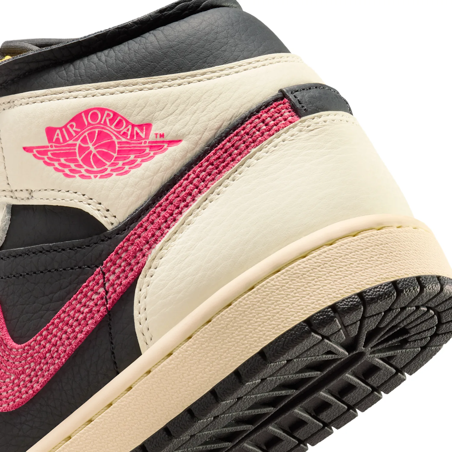 Air Jordan 1 Mid SE Edge image 8