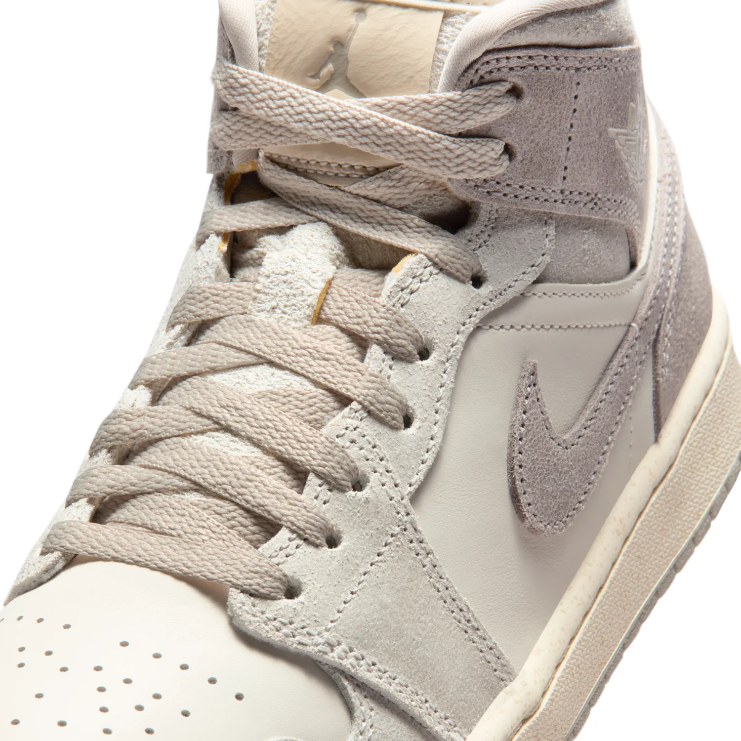Air Jordan 1 Mid SE image 7