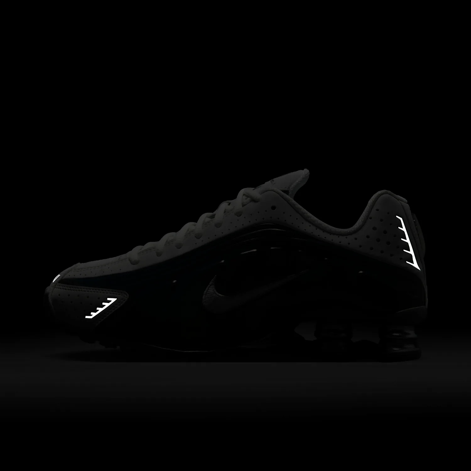 Nike Shox R4 image 11