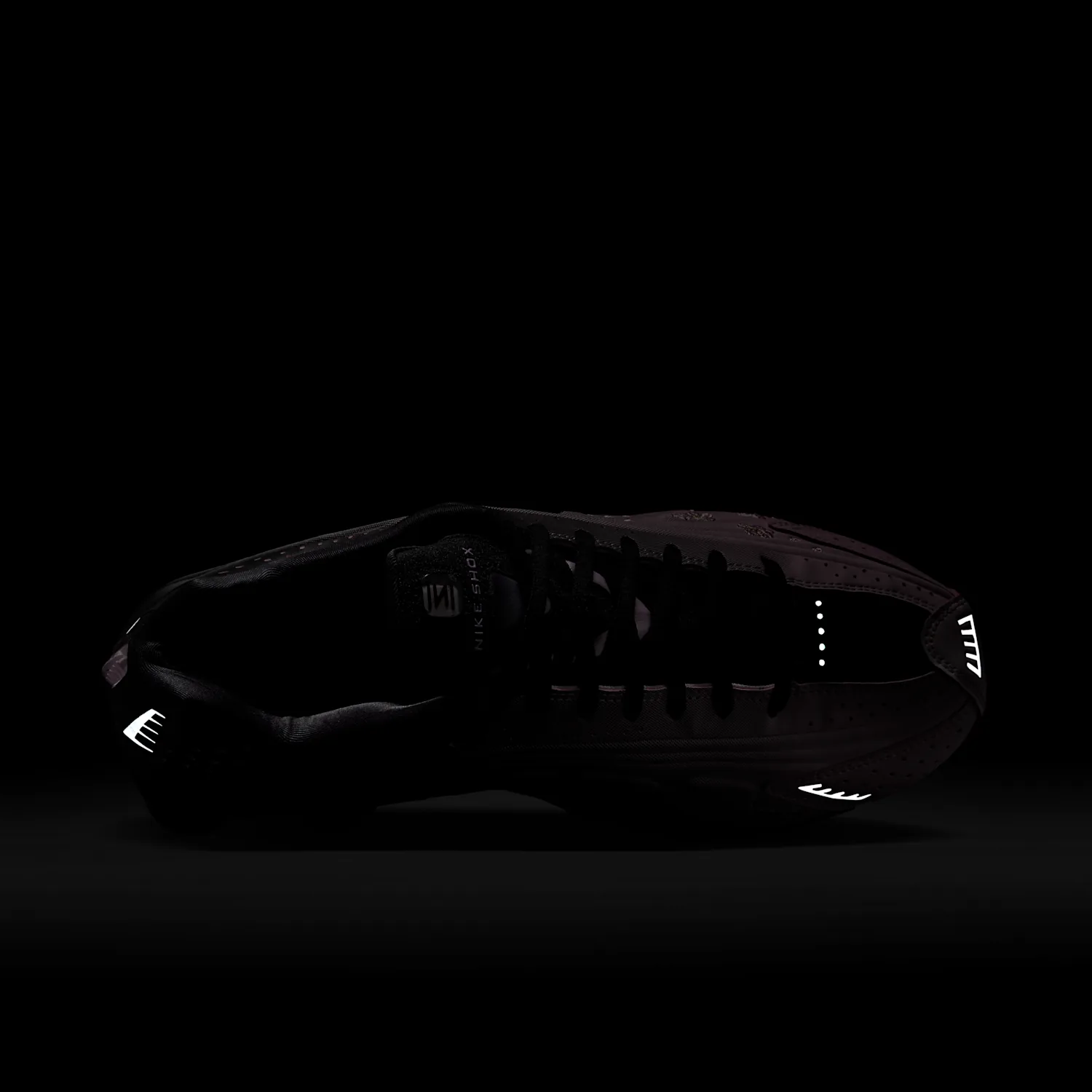 Nike Shox R4 image 9