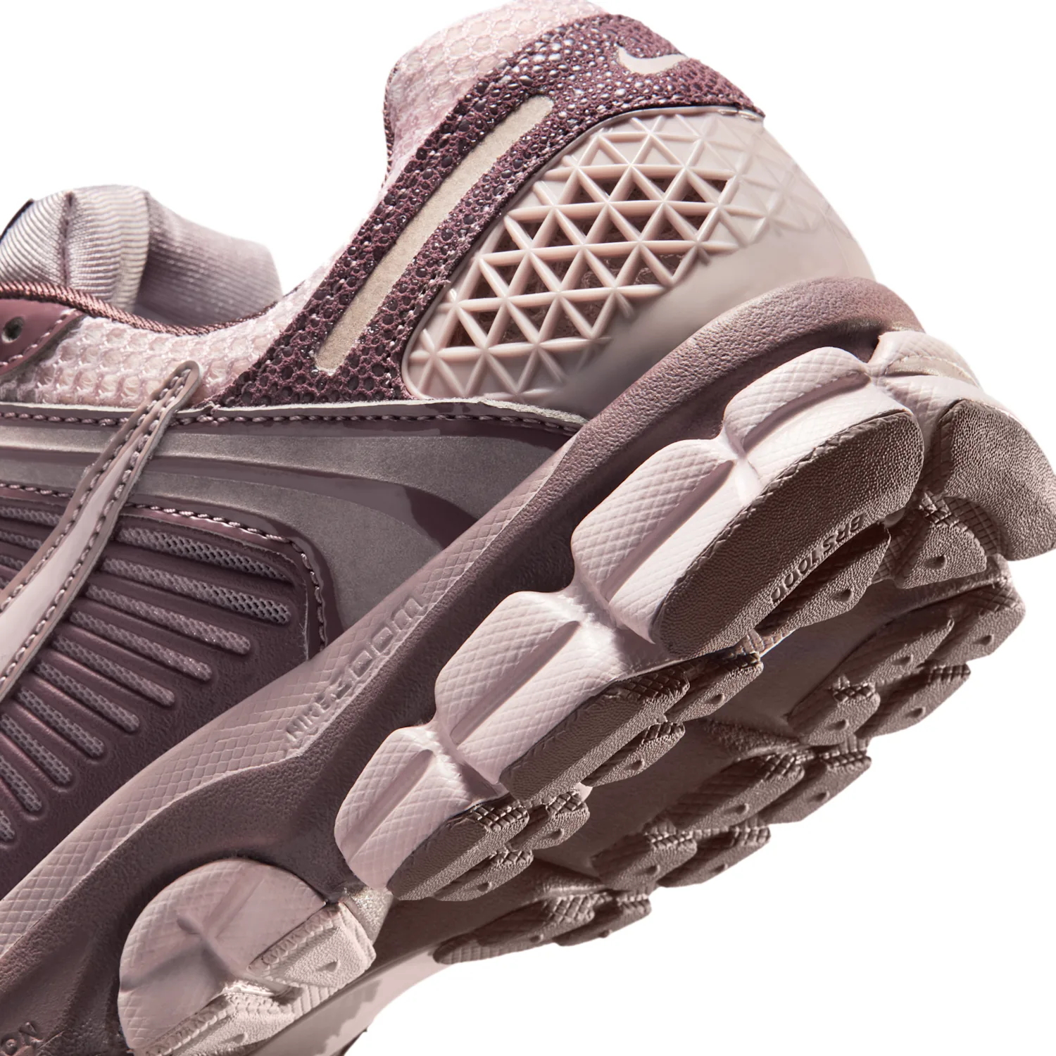 Nike Zoom Vomero 5 image 8