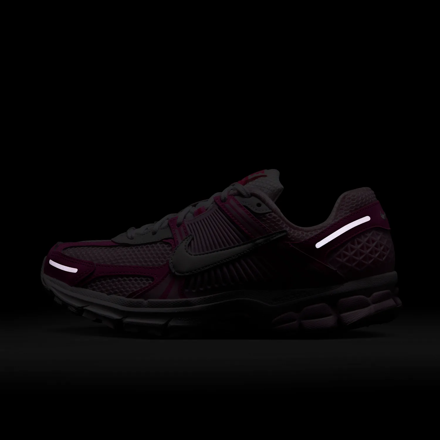 Nike Zoom Vomero 5 image 9