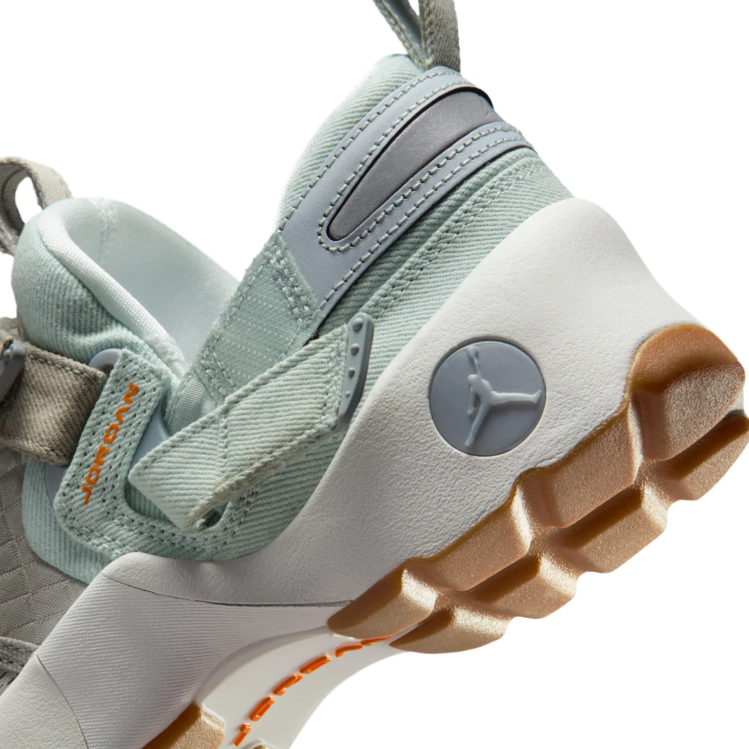 Jordan Trunner LX image 8