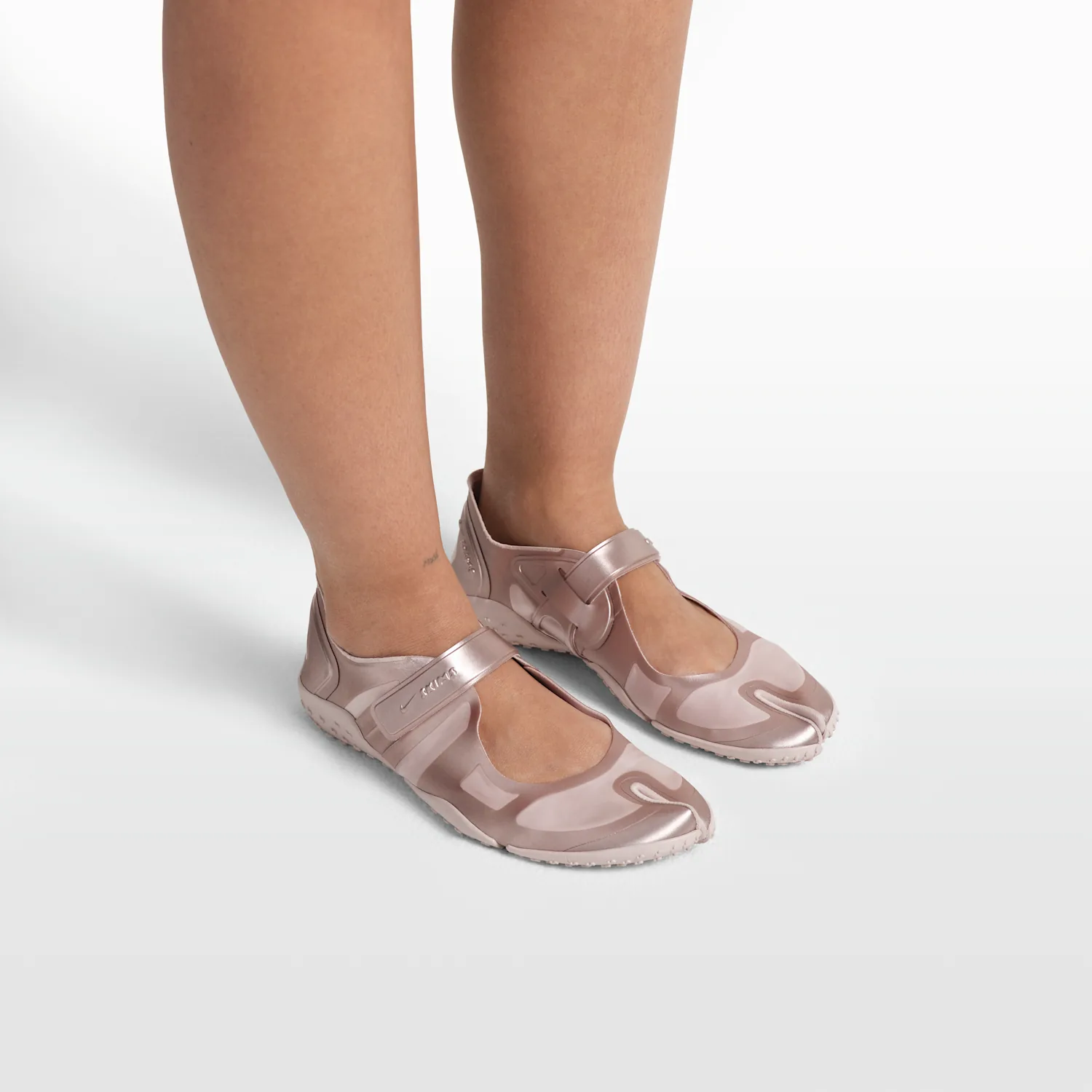 NikeSKIMS Rift Satin image 9