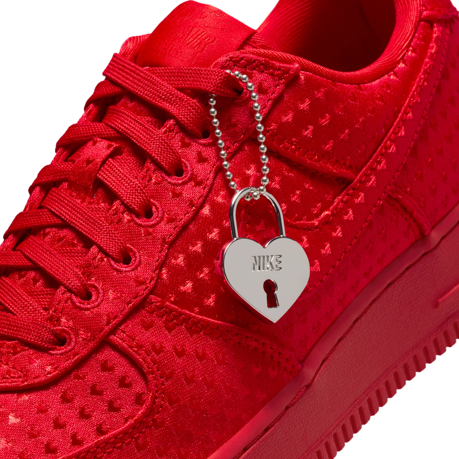 Air Force 1 '07 SE "Valentine's Day" image 10