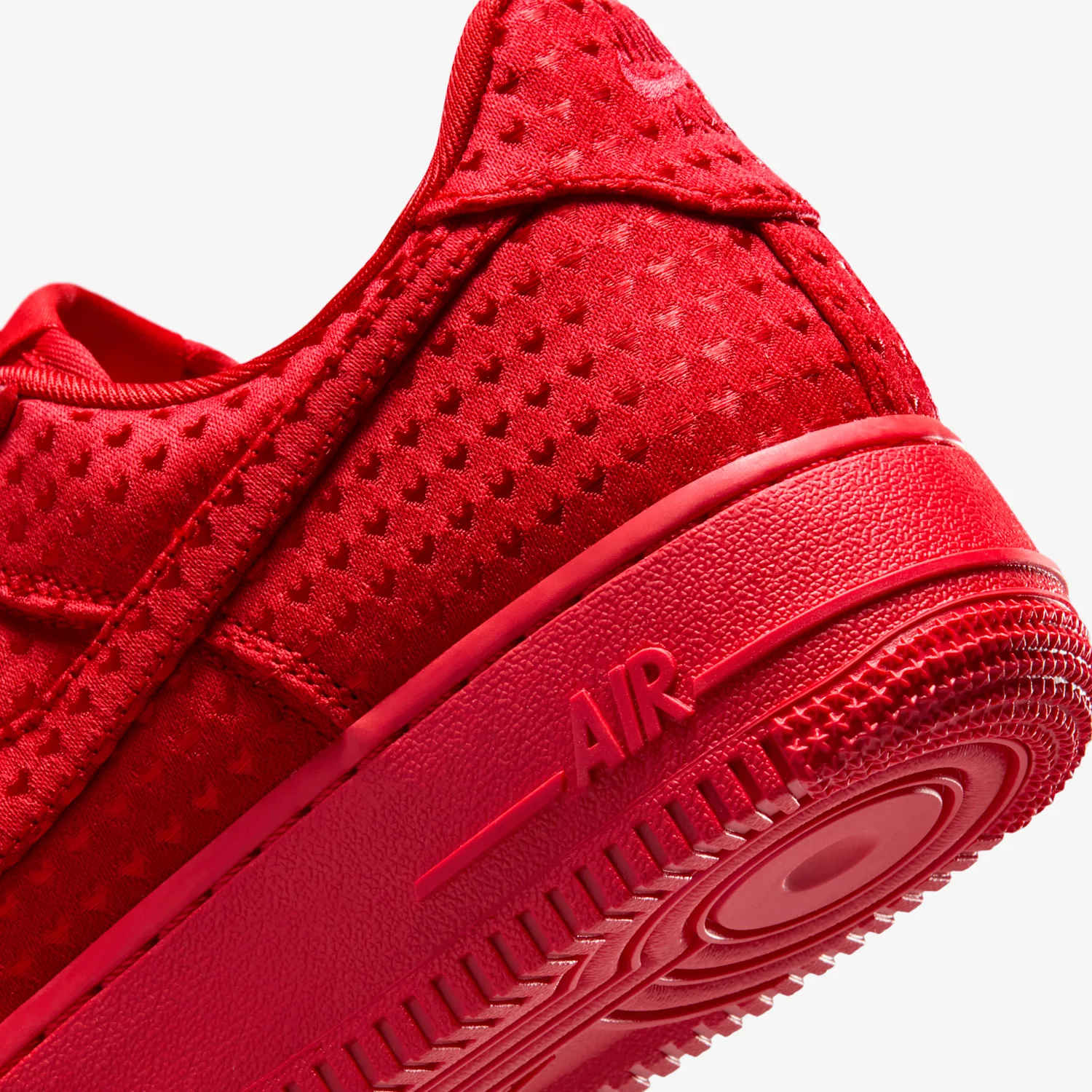 Air Force 1 '07 SE "Valentine's Day" image 8