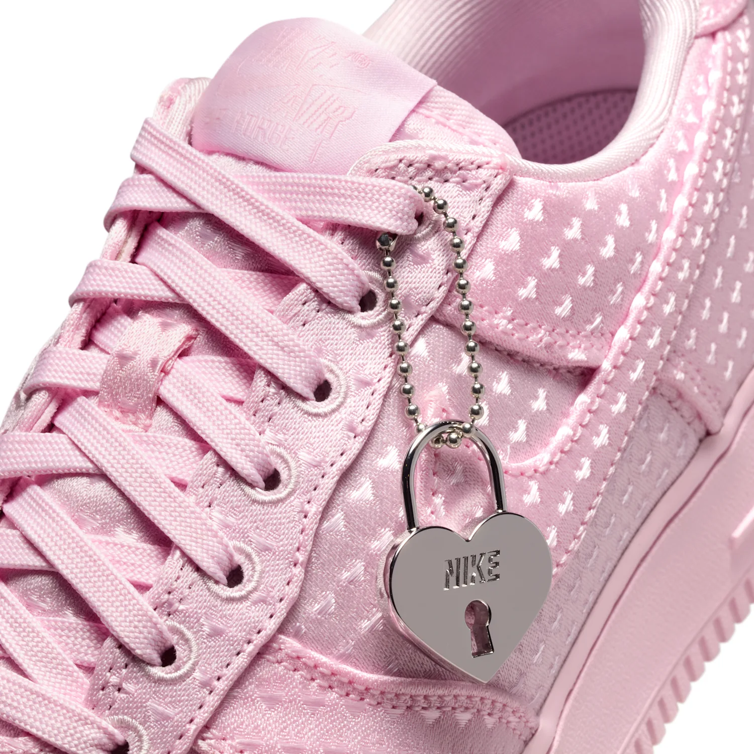 Air Force 1 '07 SE "Valentine's Day" image 10