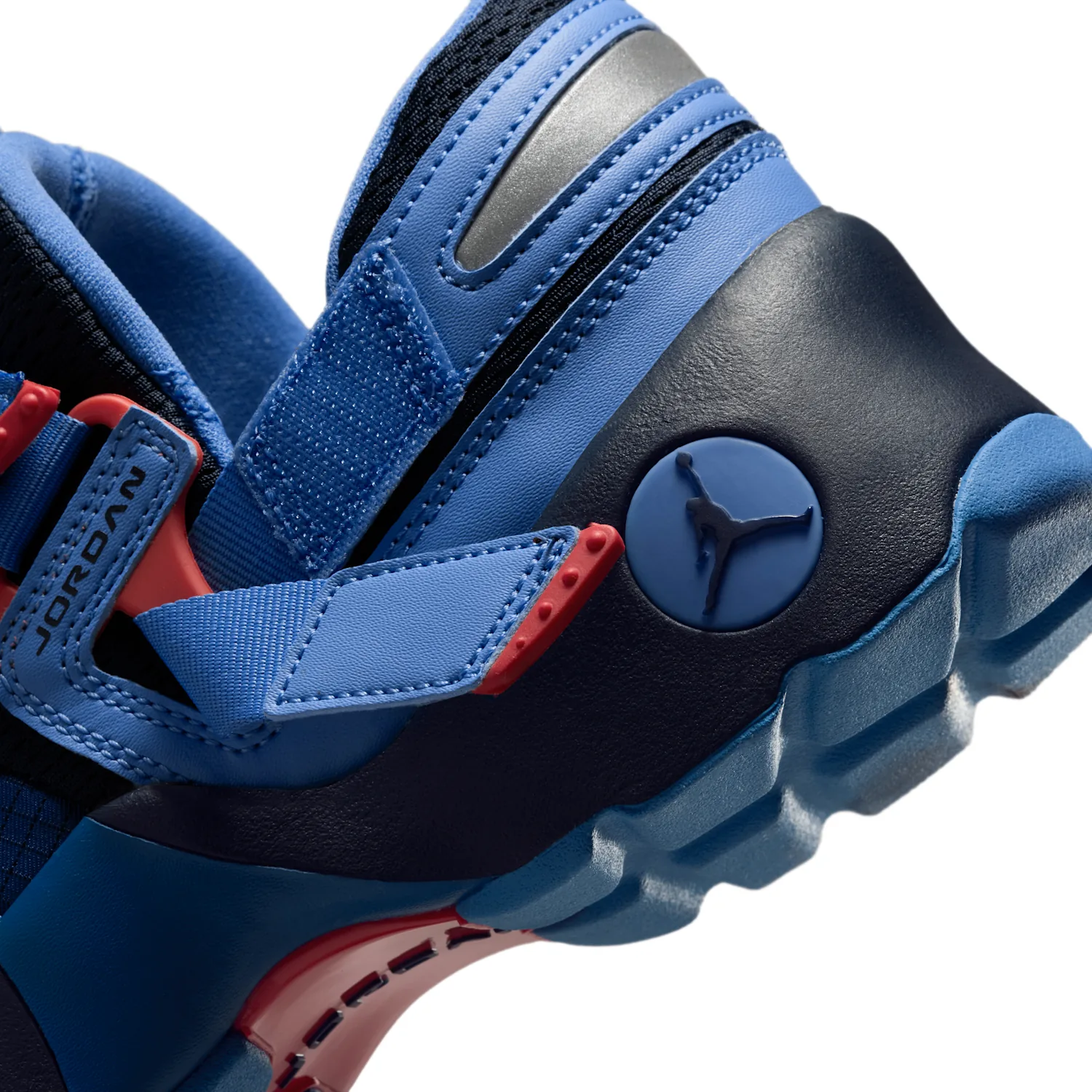 Jordan Trunner LX image 8