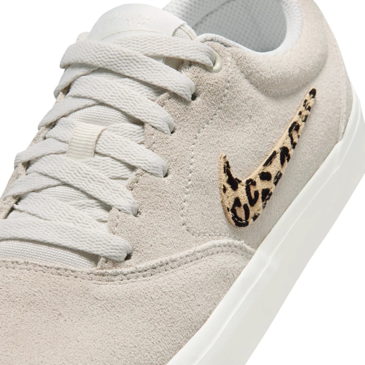 Nike Charge Suede SE image 7