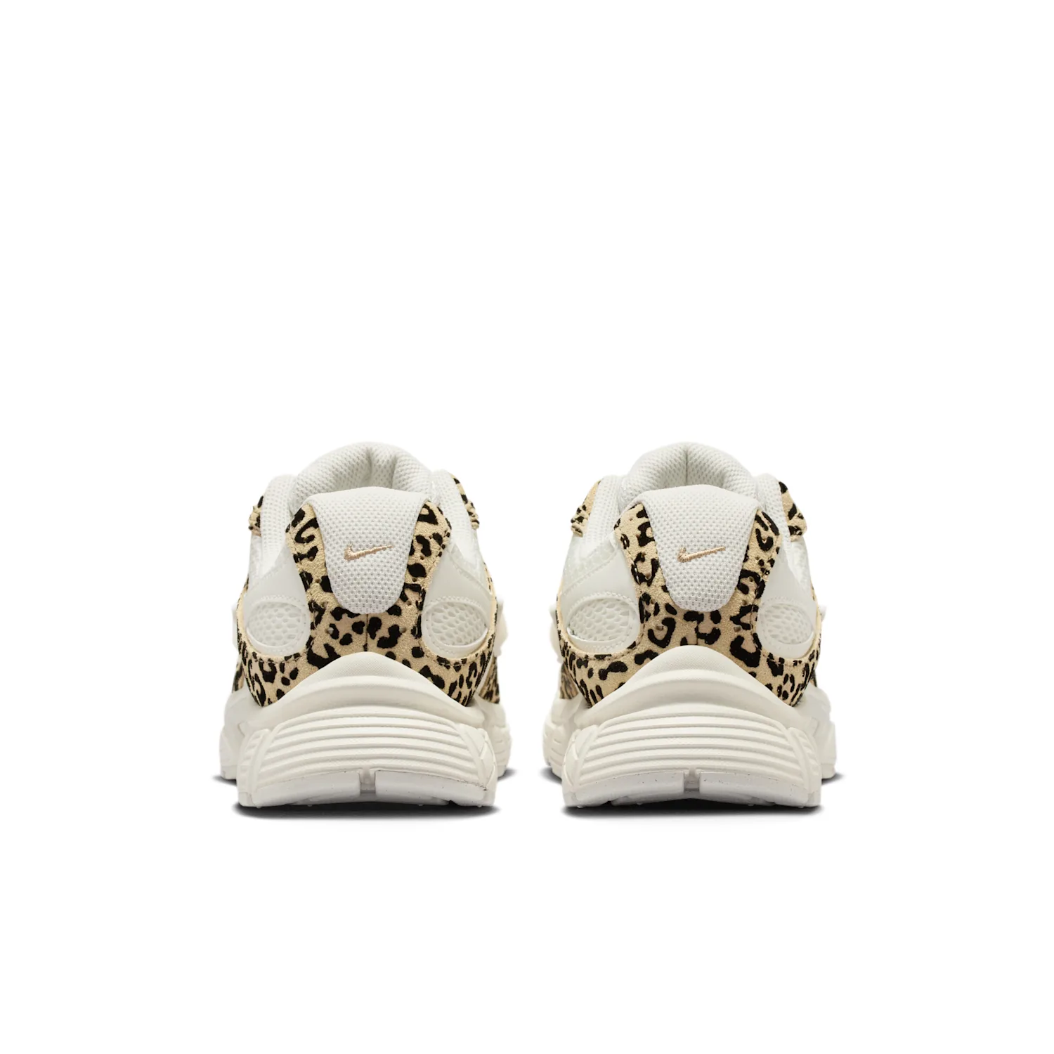 Nike V5 RNR Suede image 6