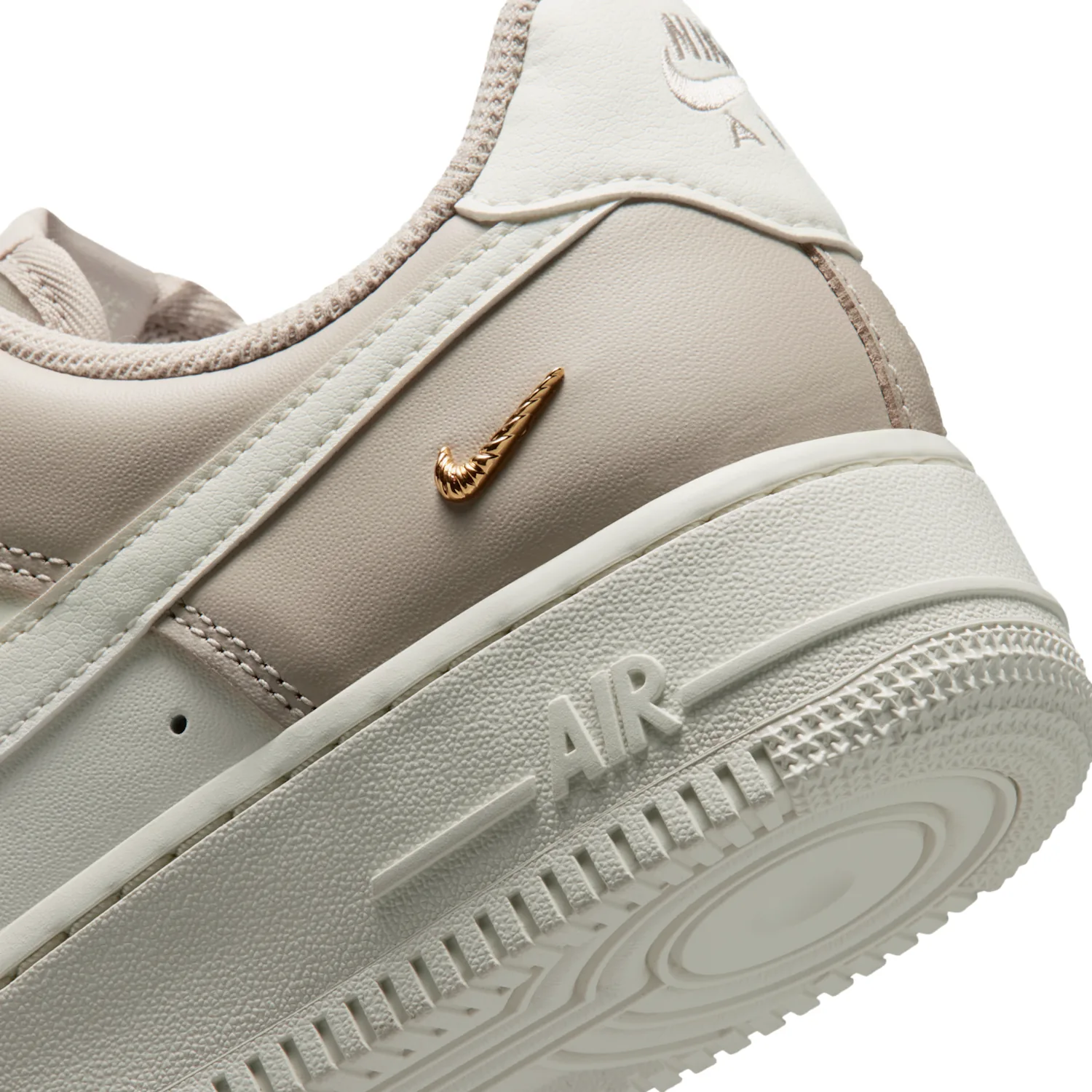 Nike Air Force 1 '07 image 8