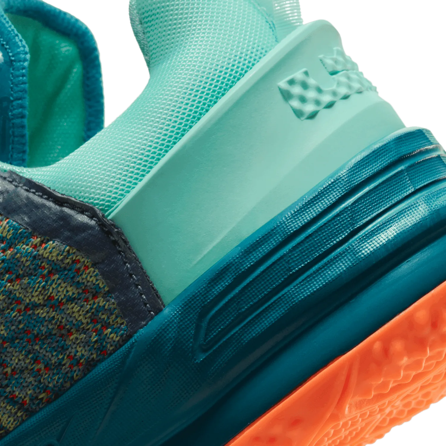 LeBron 18 LeBron James Family Foundation We Are Family (PS) image 8