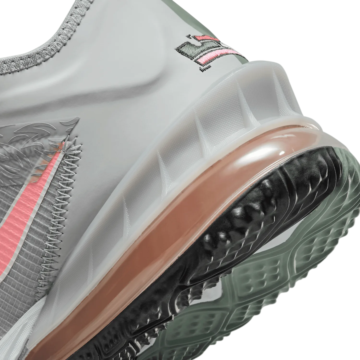 Nike Lebron 18 Low Bugs vs Marvin Space Jam image 7