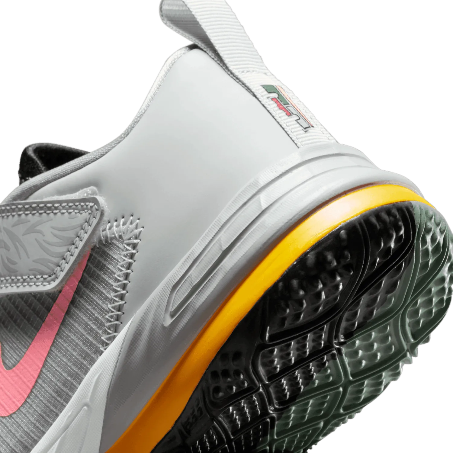 Nike LeBron 18 Low Bugs vs Marvin Space Jam (PS) image 7