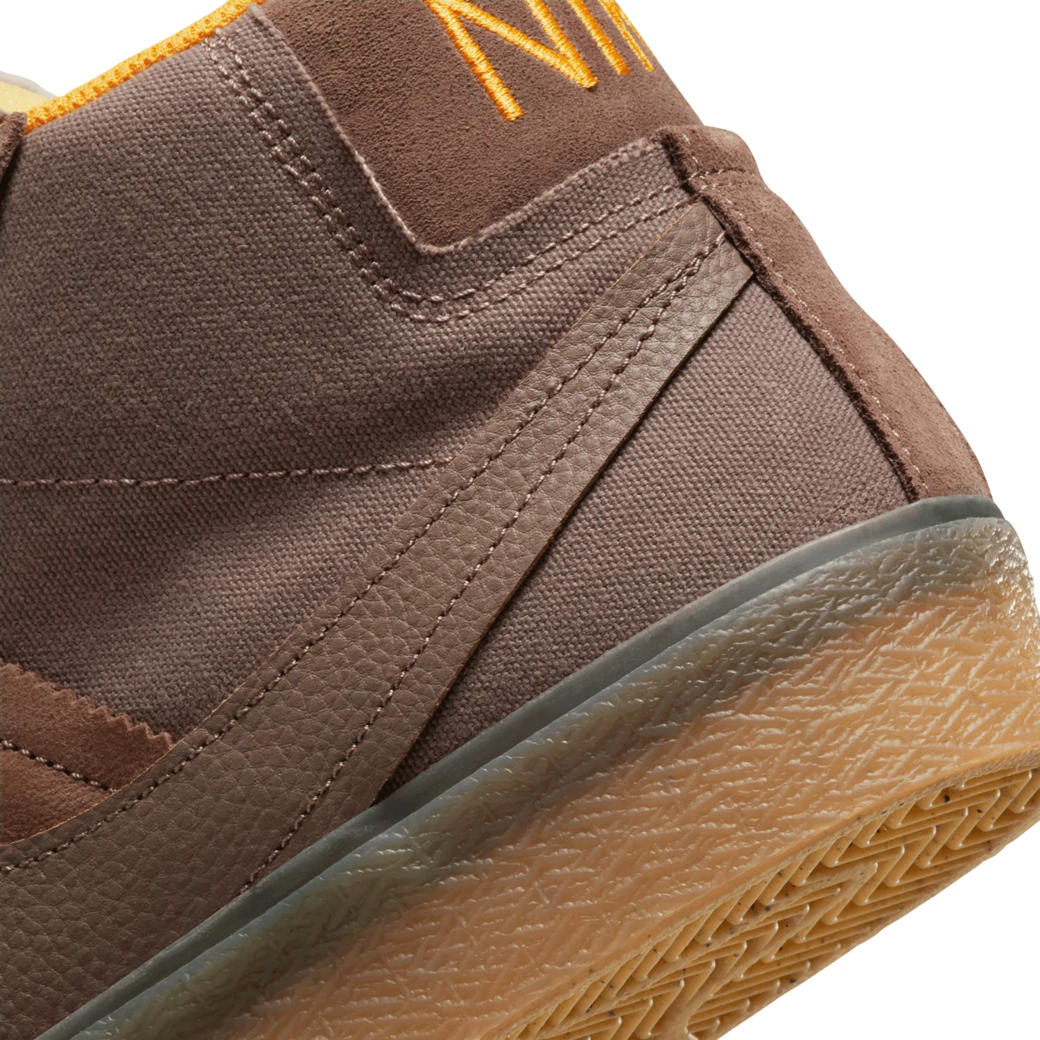Nike SB Zoom Blazer Mid PRM Plus Plum Eclipse Gum image 8