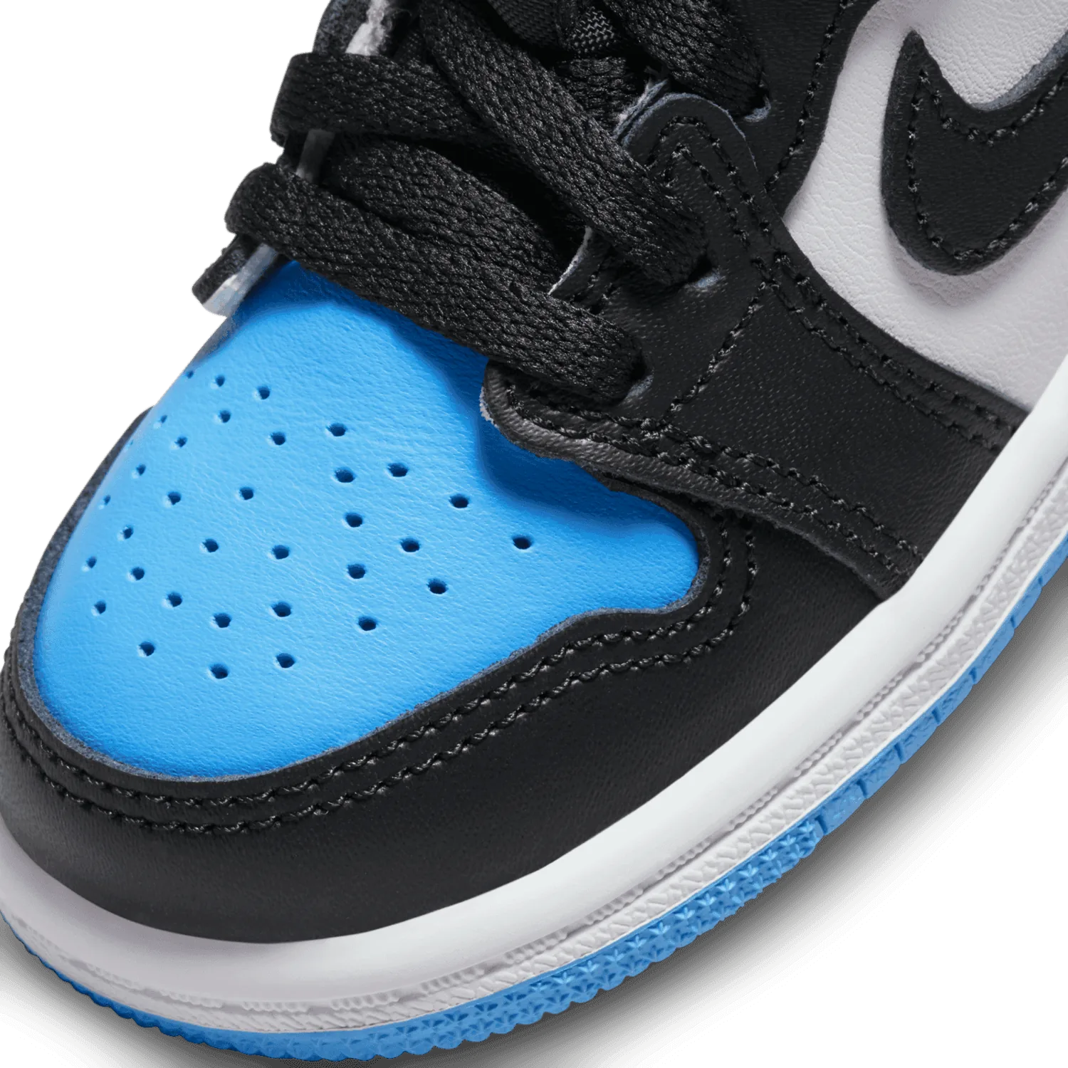 Air Jordan 1 Retro High OG UNC Toe (TD) image 6