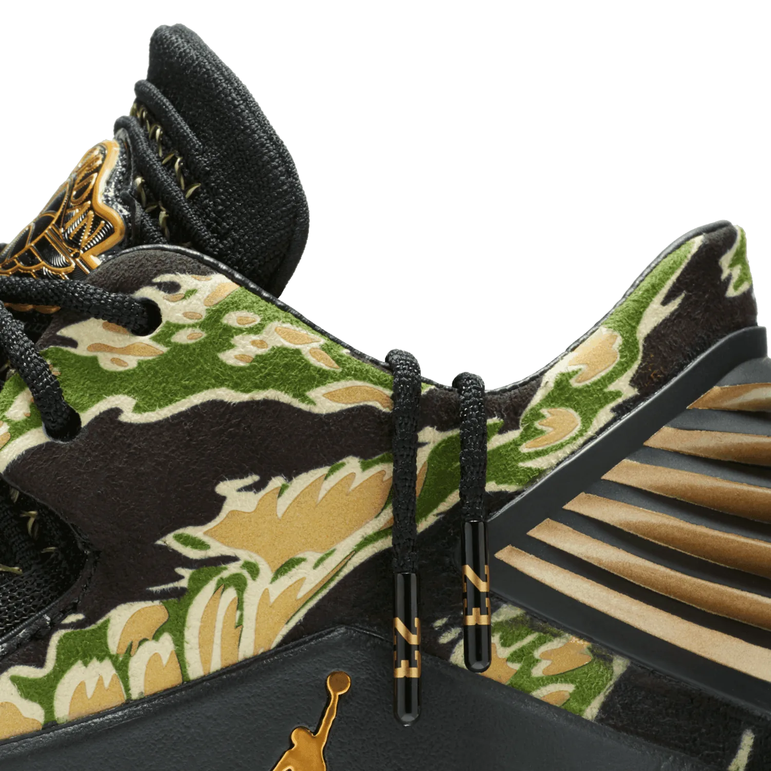 Air Jordan XXXII Low Camo image 6