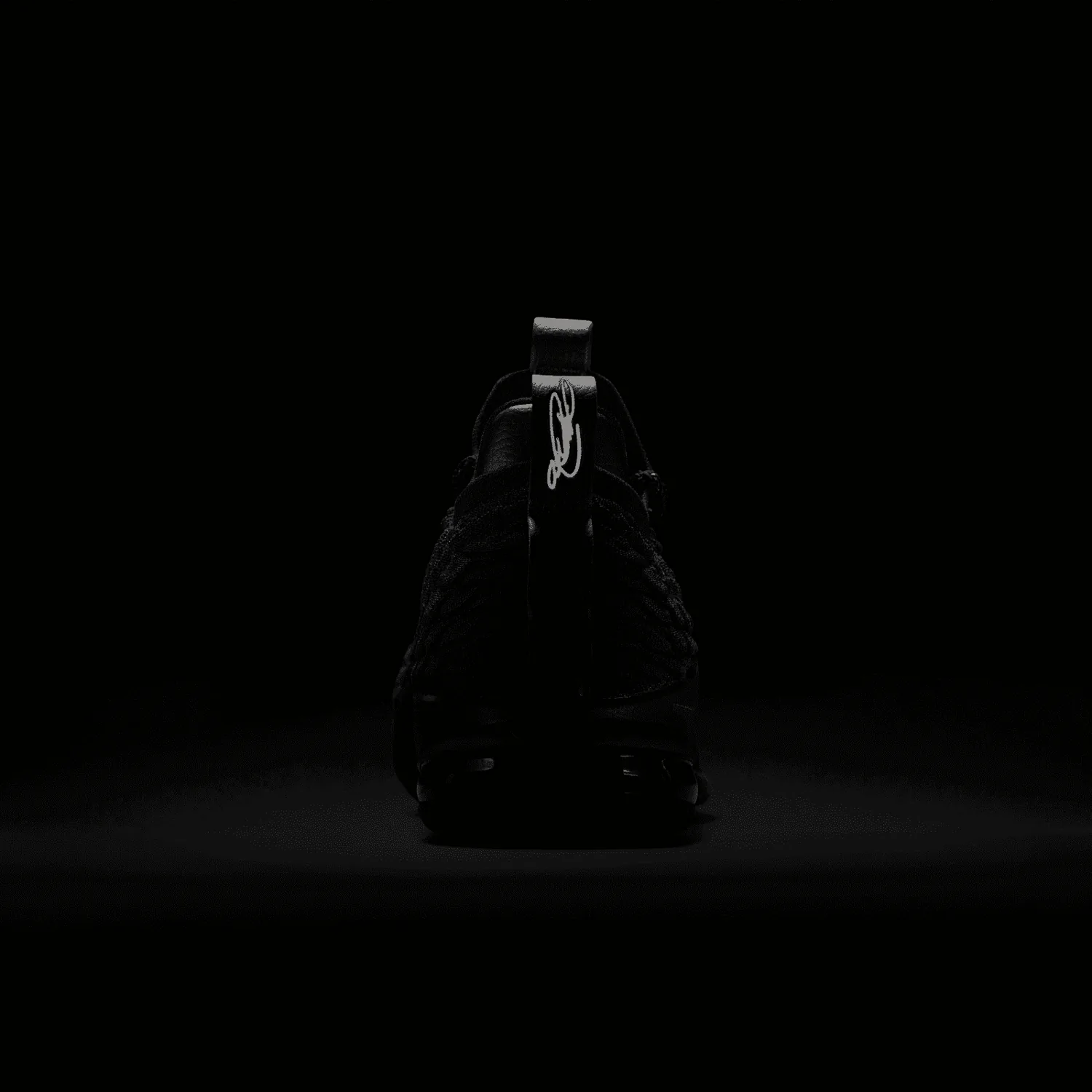 Nike LeBron 15 Low Blackout image 7
