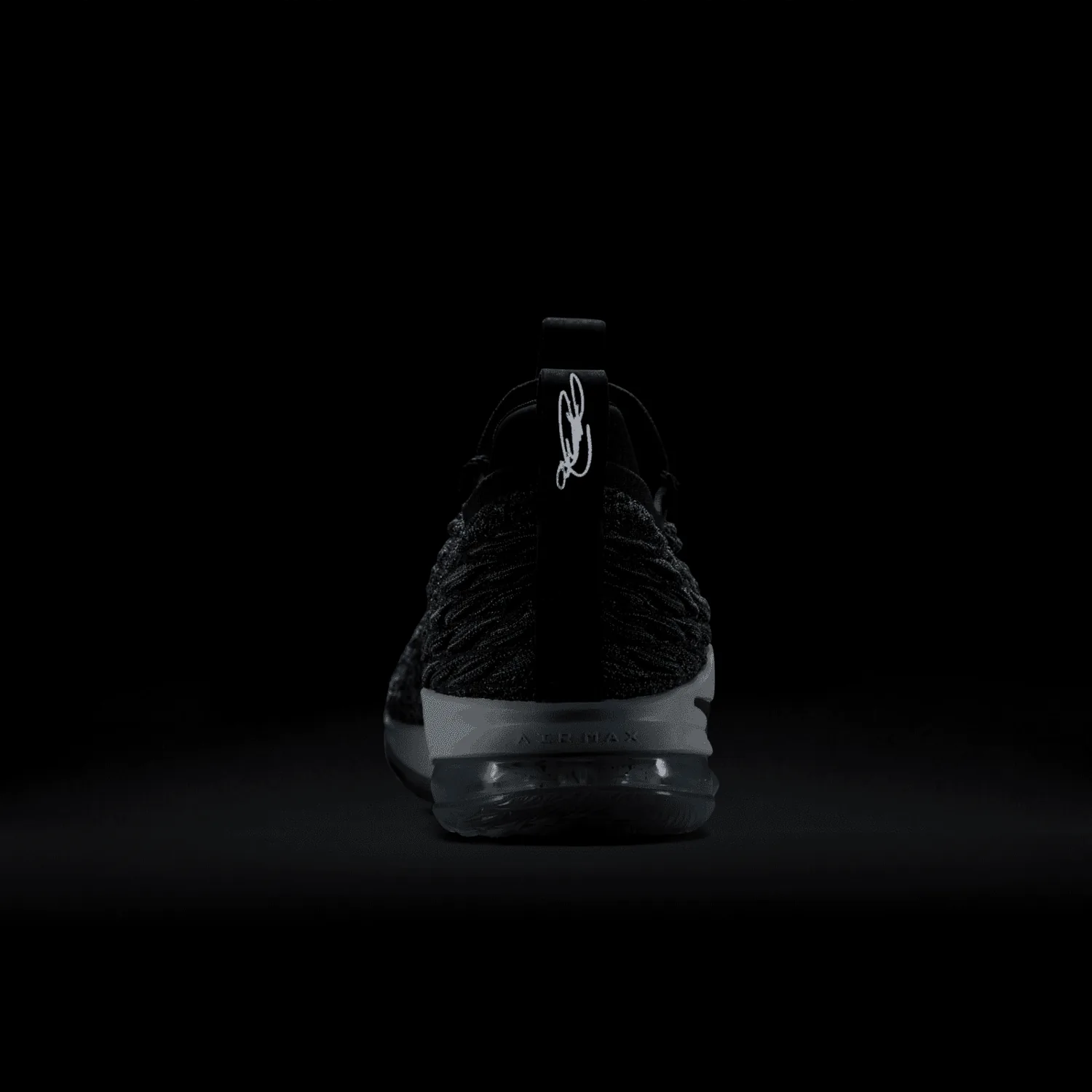 Nike LeBron 15 Low Signal Blue image 7