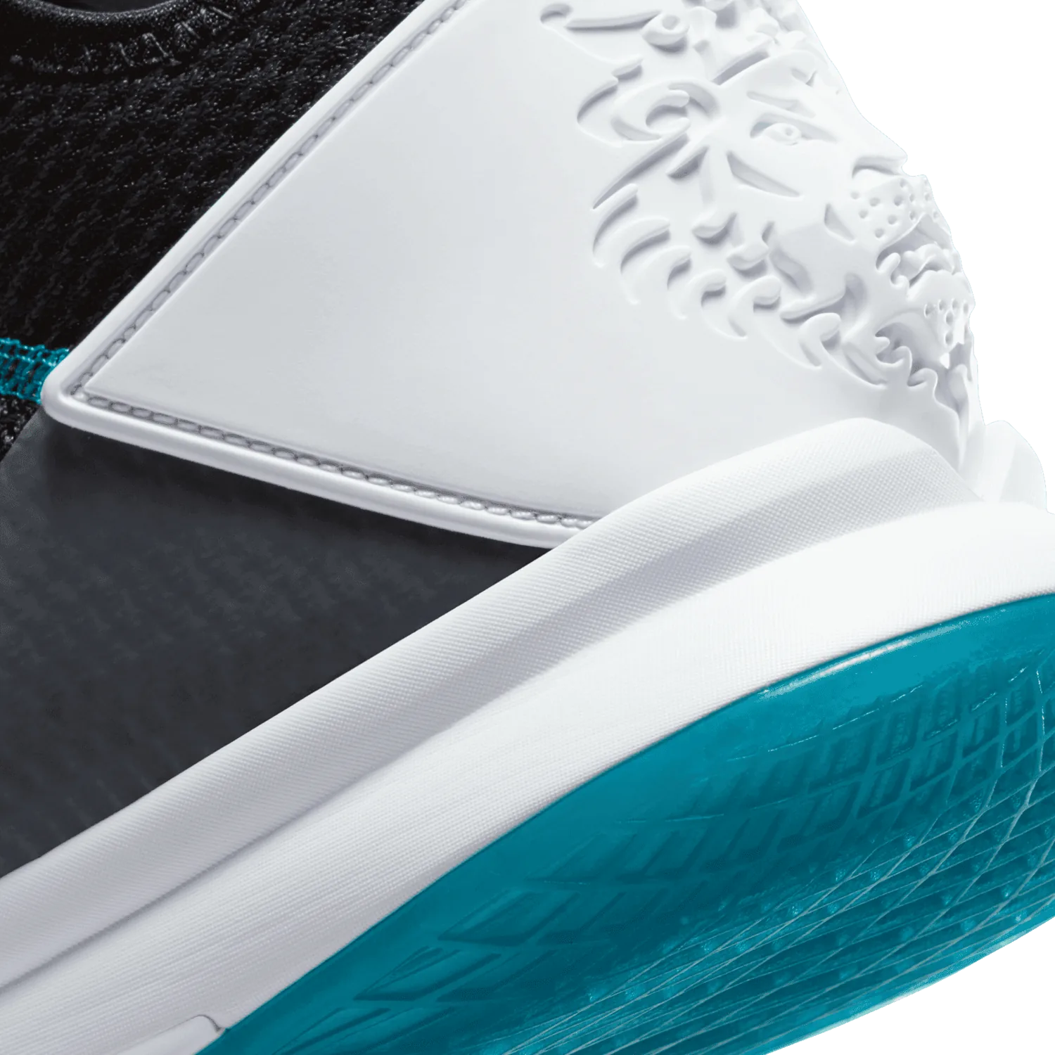 Nike LeBron Witness 4 Red Carpet image 7