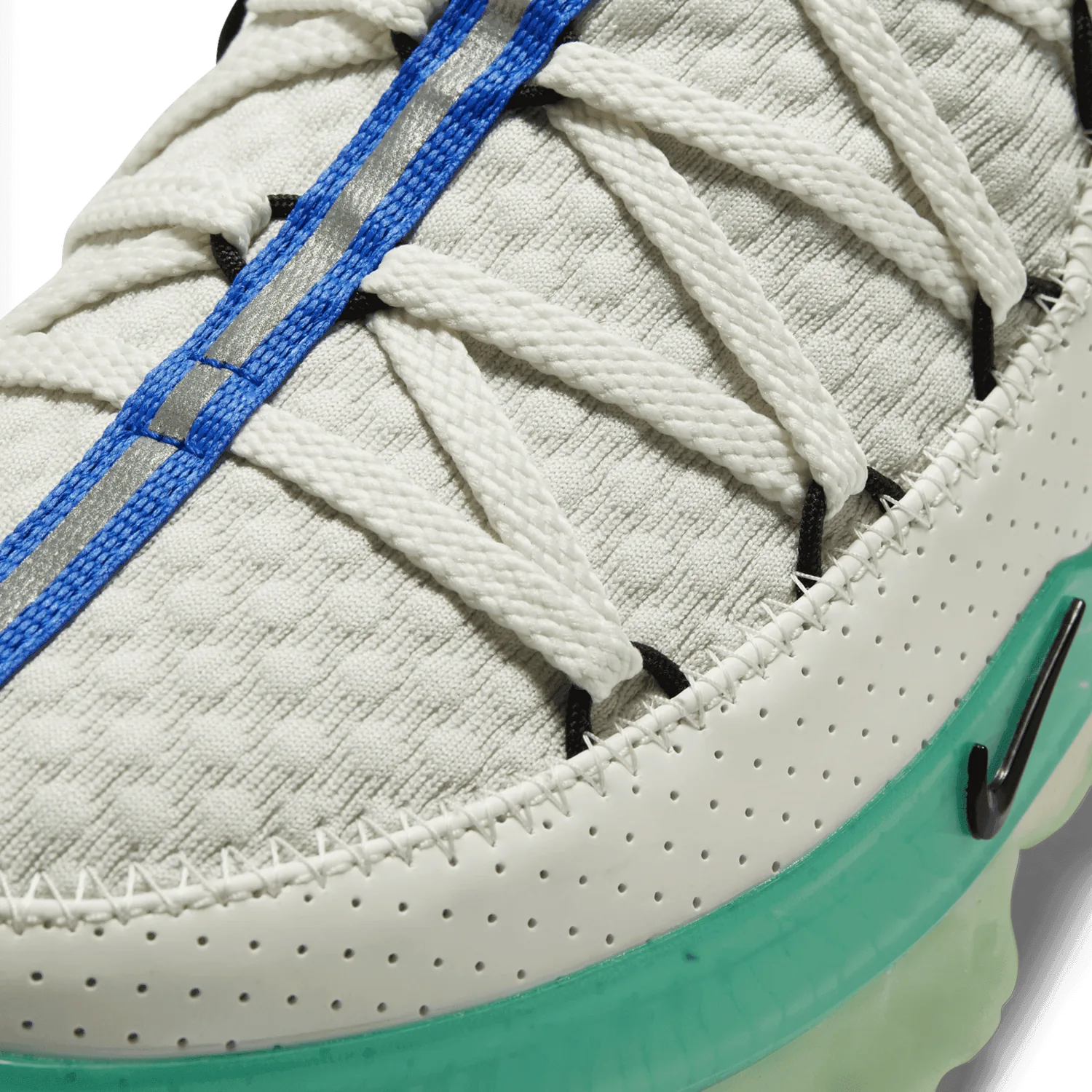 Nike LeBron 17 Low Glow-In-The-Dark image 6