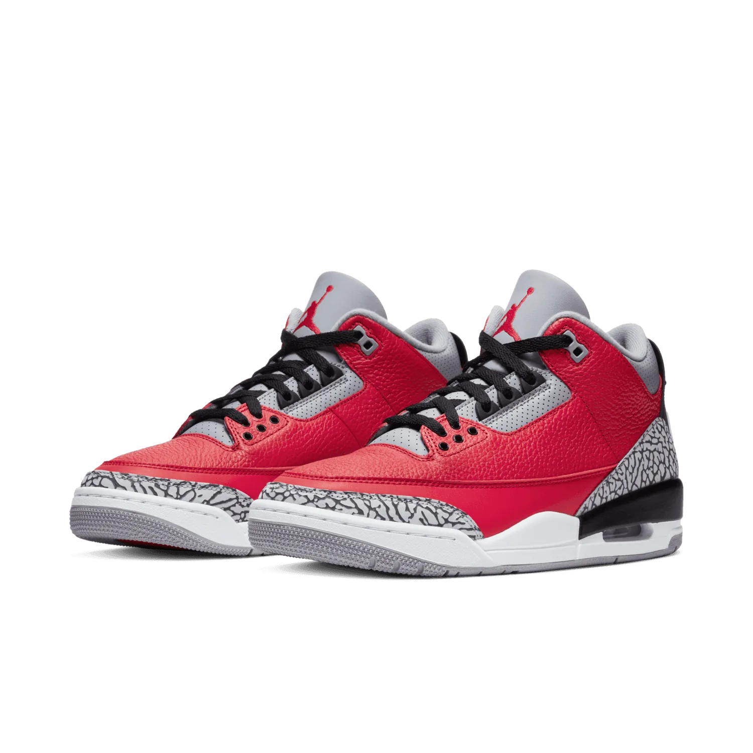 Air Jordan 3 Retro SE Red Cement image 4