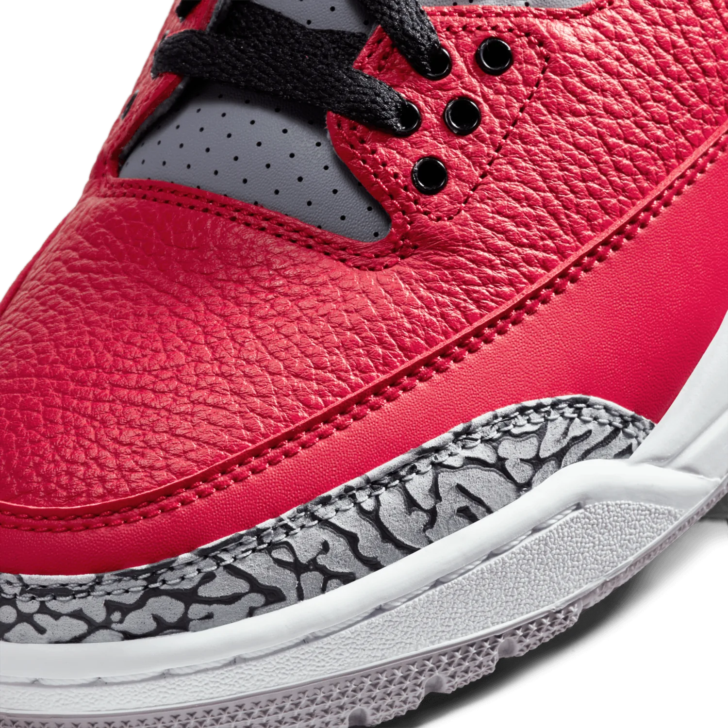 Air Jordan 3 Retro SE Red Cement image 6