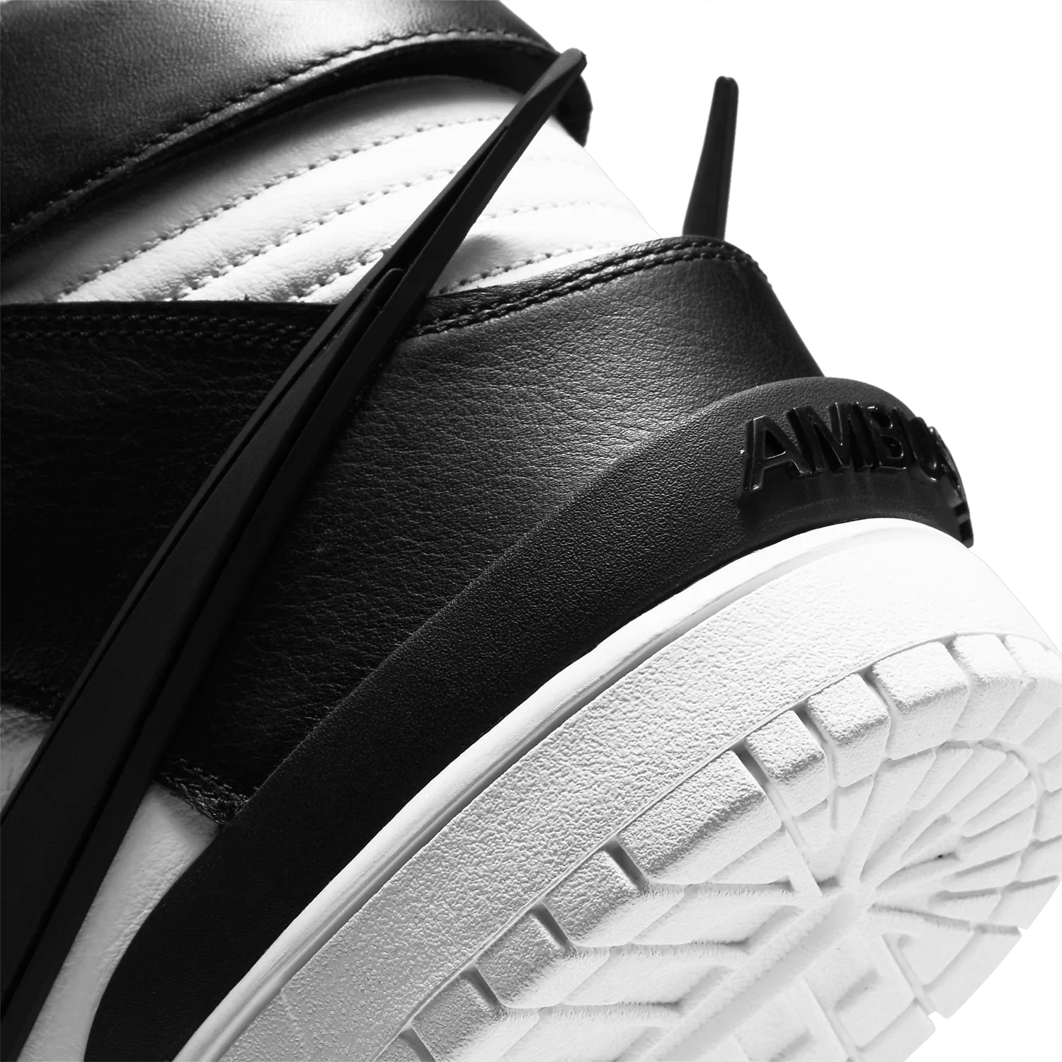 Nike Dunk High Ambush Black White image 7