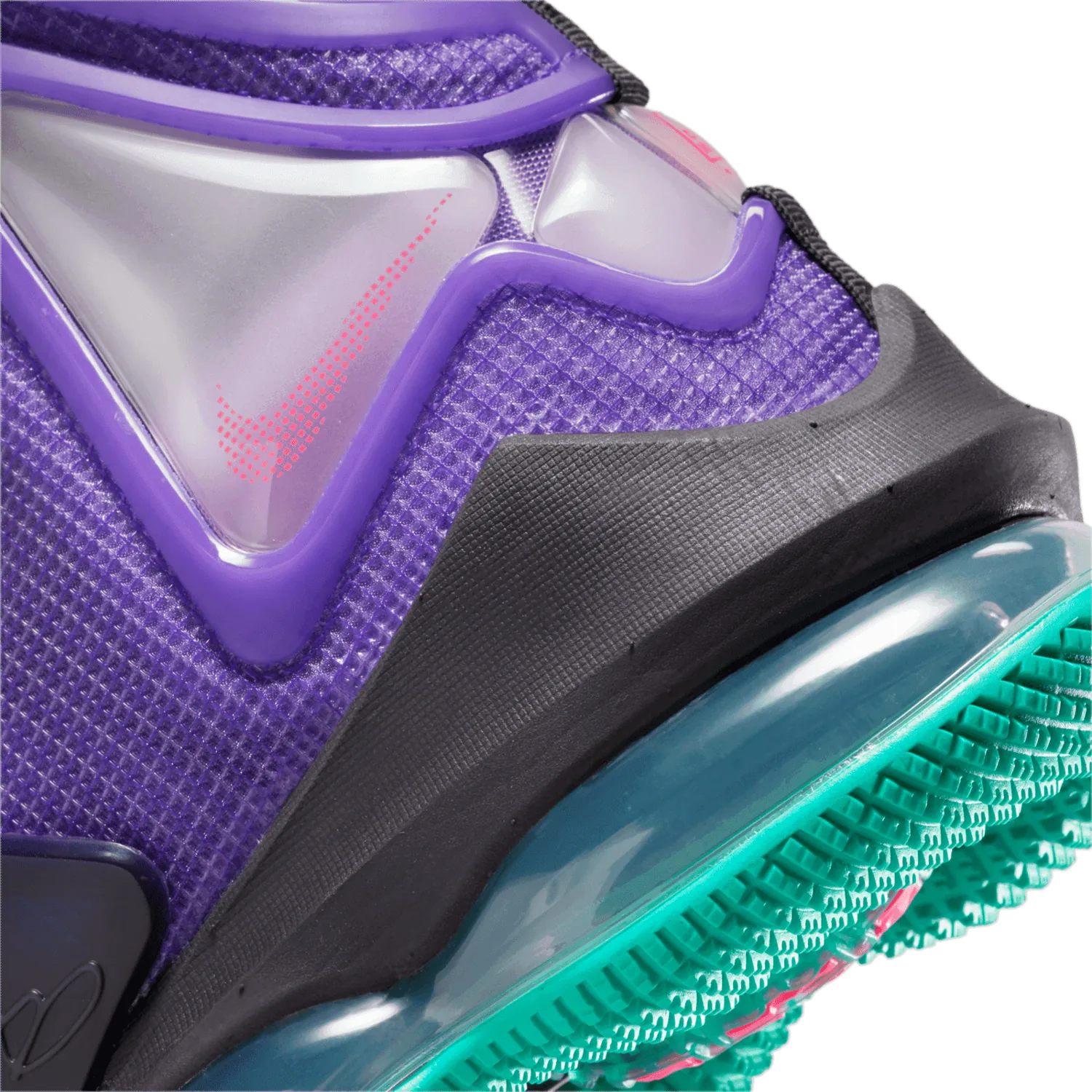 Nike LeBron 19 Basketball Shoes image 7