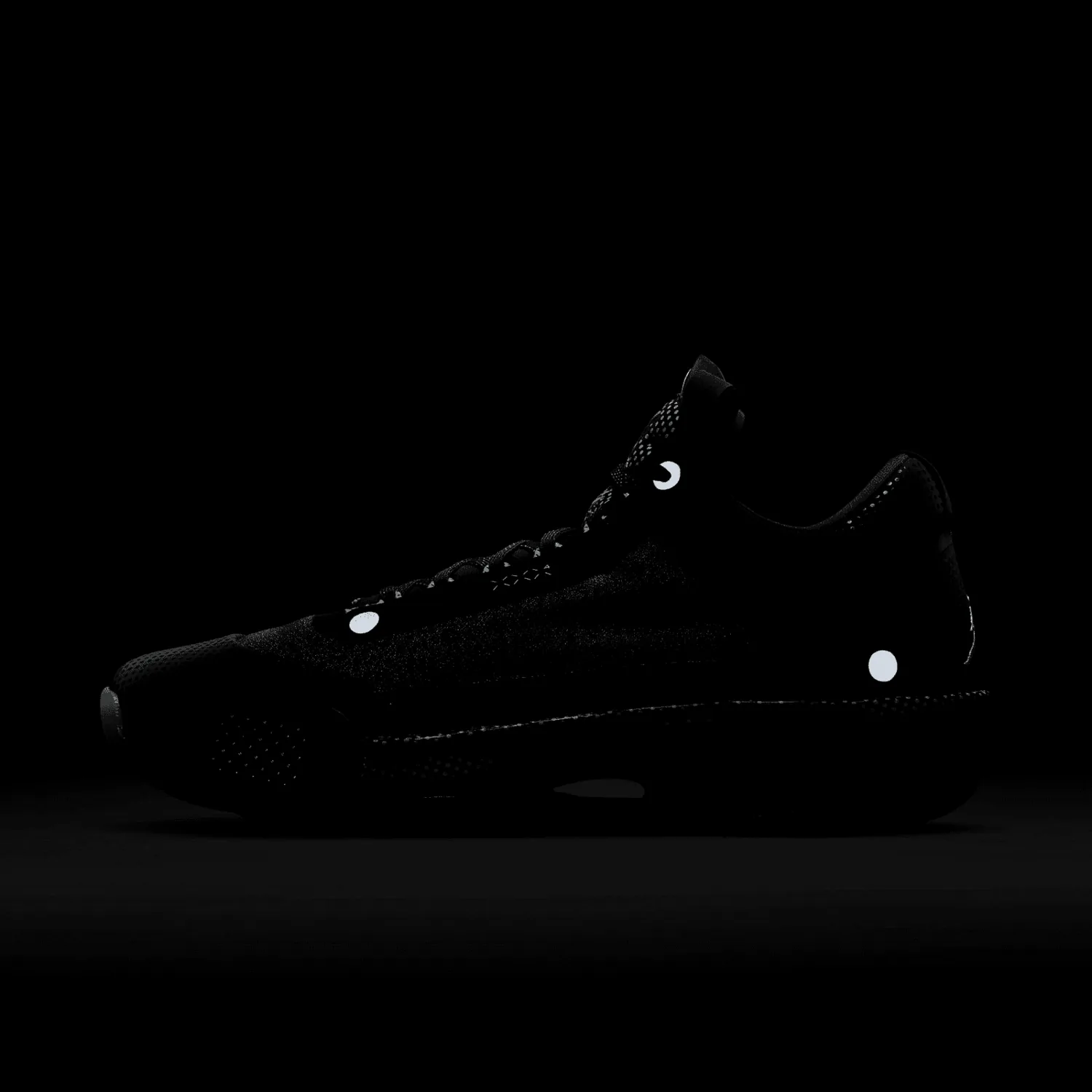Air Jordan XXXIV Low Black Vapor Green Bleached Coral image 10
