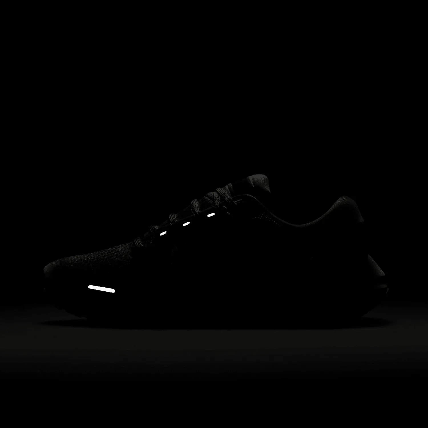 Nike Air Zoom Vomero 16 (White) image 2