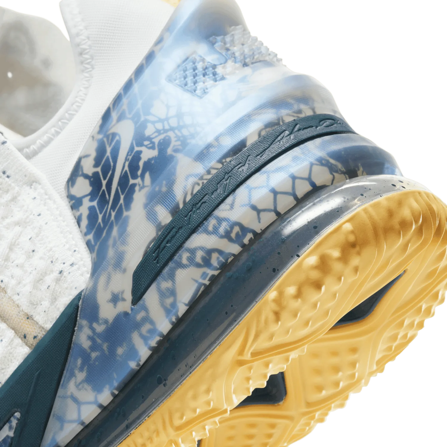 Nike LeBron 18 Reflections Flip image 7
