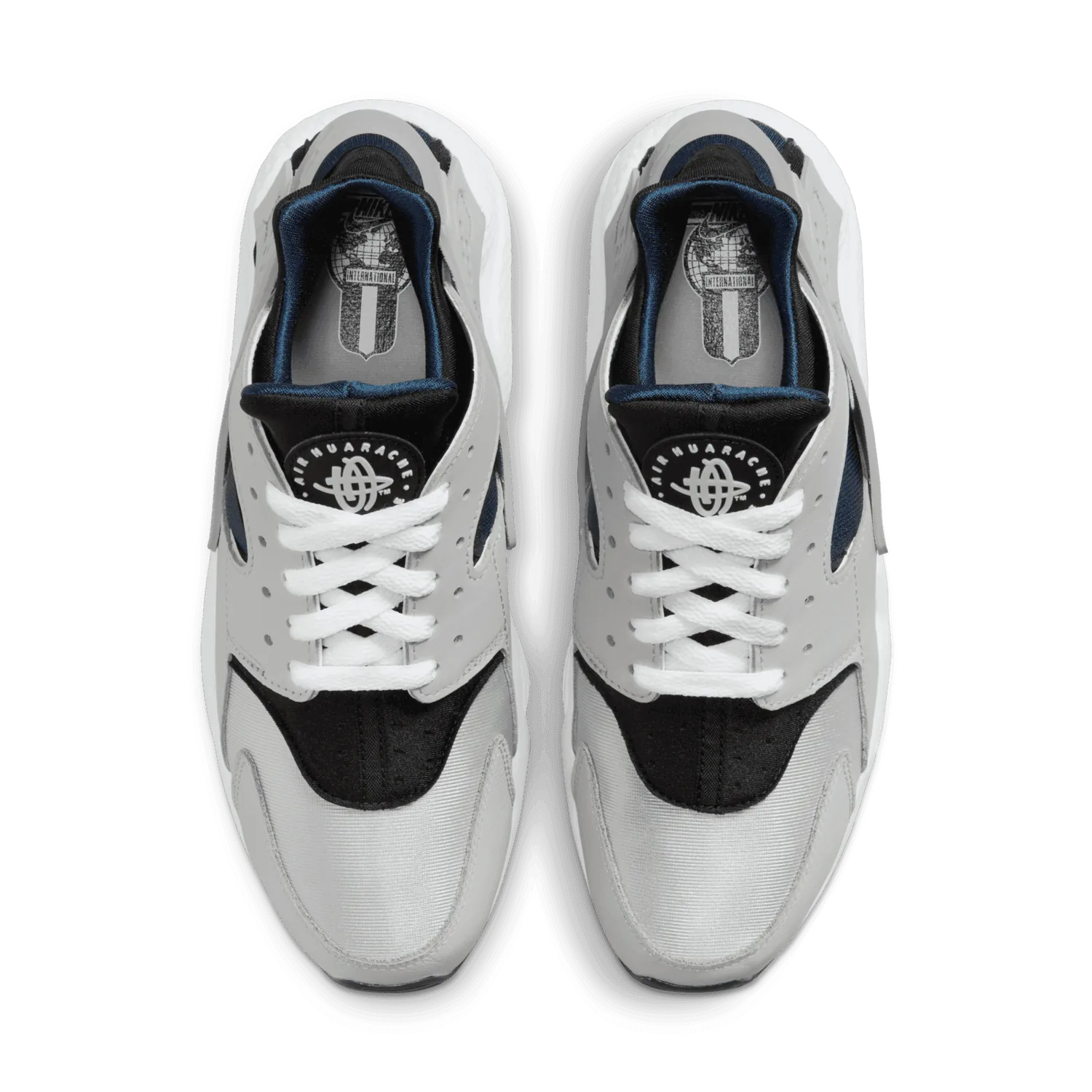 Nike Air Huarache Shoes image 3
