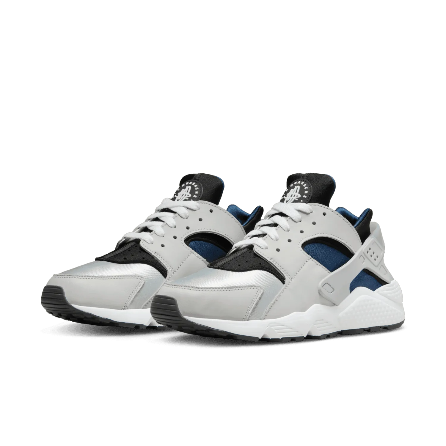 Nike Air Huarache Shoes image 4