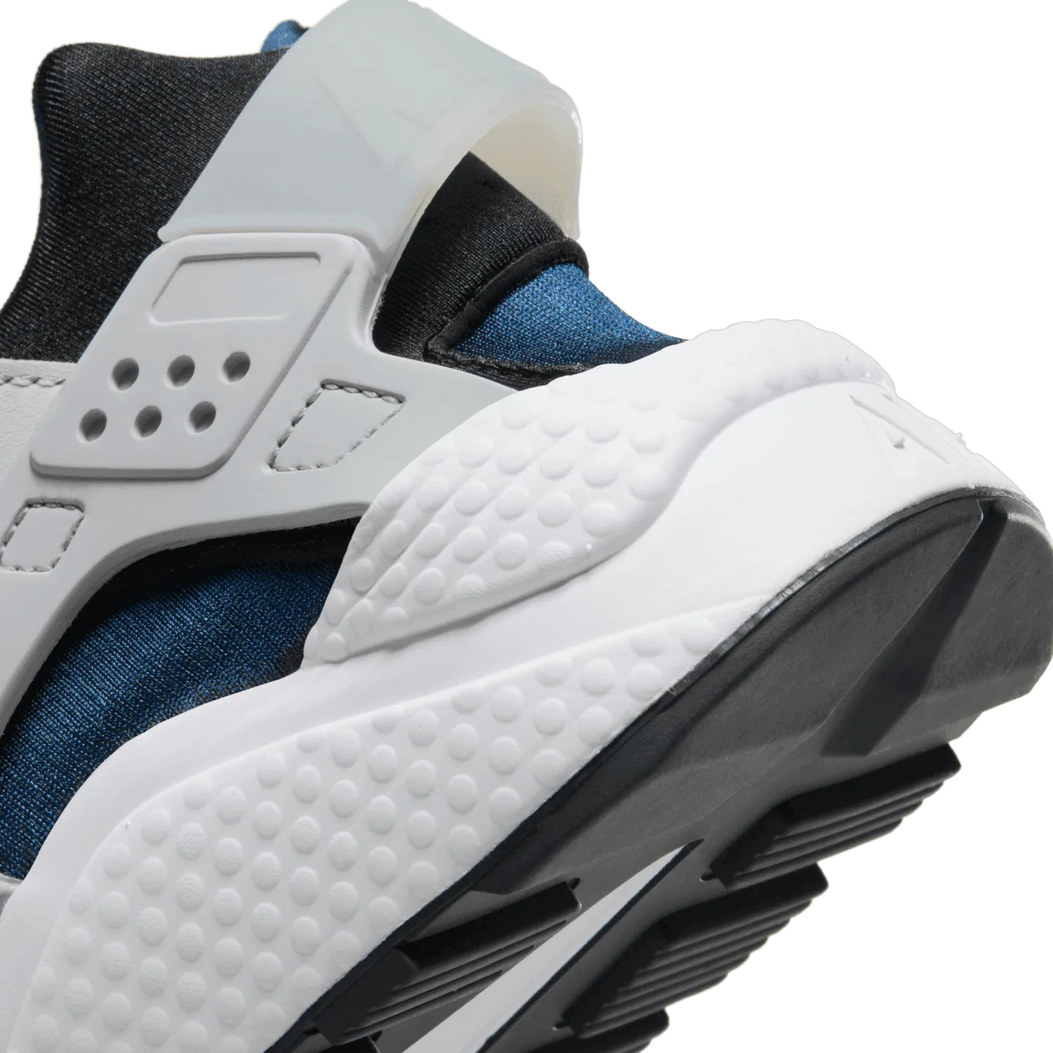 Nike Air Huarache Shoes image 7